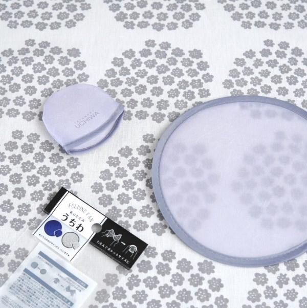 ダイソー 折りたたみできる うちわ が便利でビックリ 超コンパクトな夏の必需品 Usagi Worksが投稿したフォトブック Lemon8