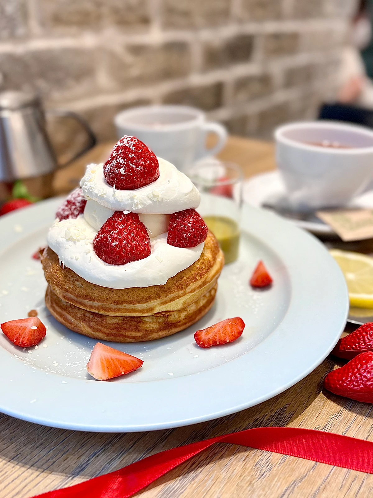 いちごショートみたいなパンケーキ 大阪 梅田 Tabinchu Youが投稿したフォトブック Lemon8