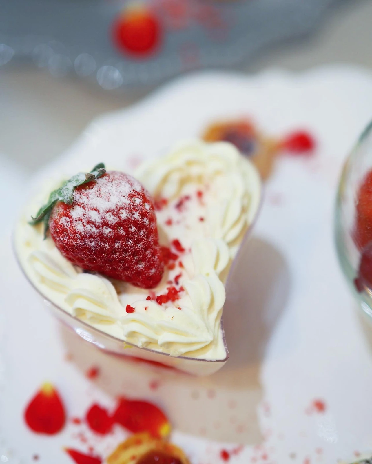 阪神梅田本店 イウエンフェリエ いちごショートケーキ Meg Sweethoneyが投稿したフォトブック Lemon8