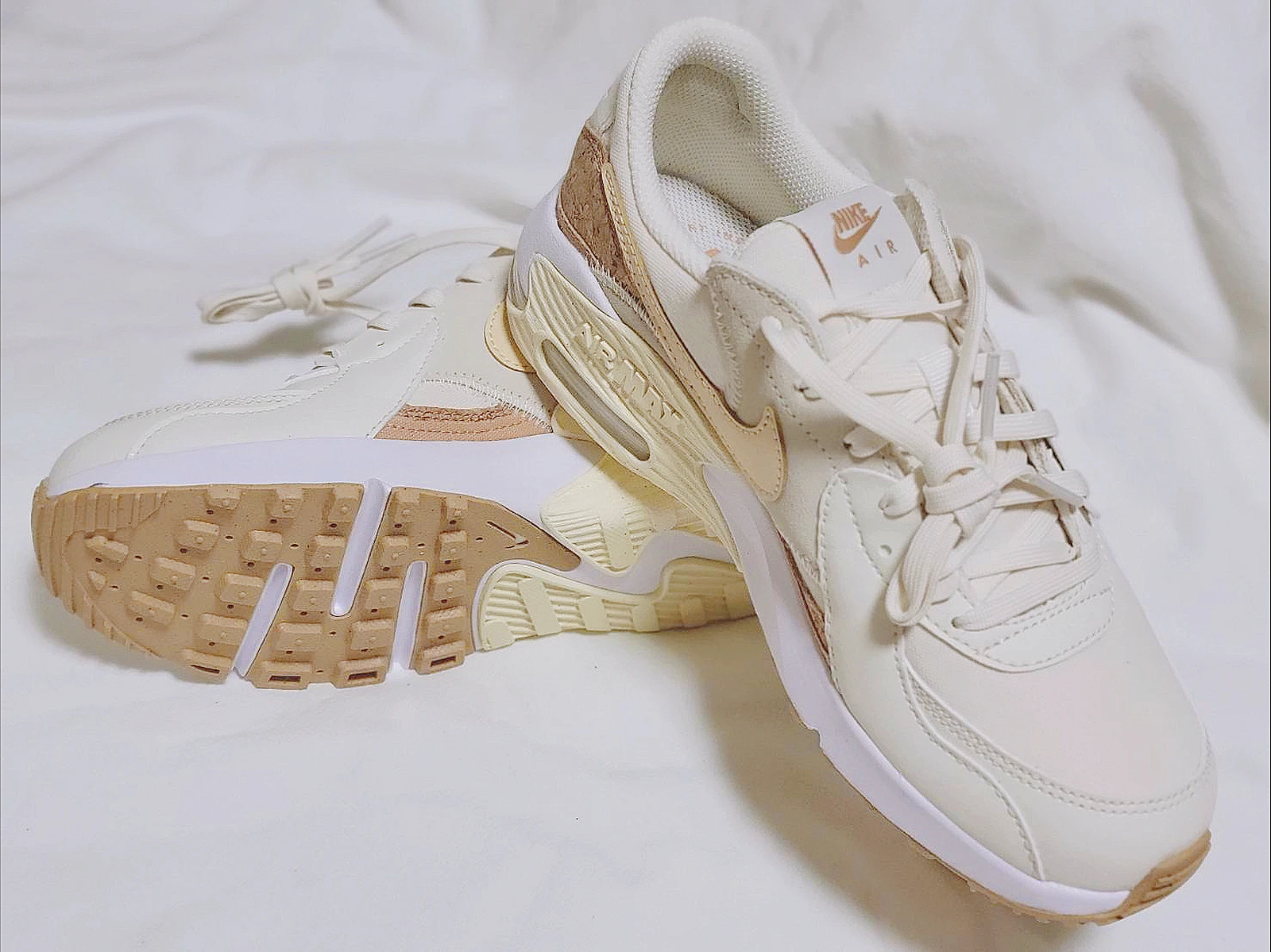 淡色女子必見 韓国っぽスニーカー Nike Air Max Excee Kissshot87が投稿したフォトブック Lemon8