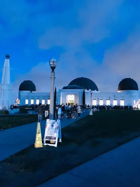ロサンゼルスのグリフィス天文台を紹介！おすすめの絶景スポットまとめ！の画像 (1枚目)