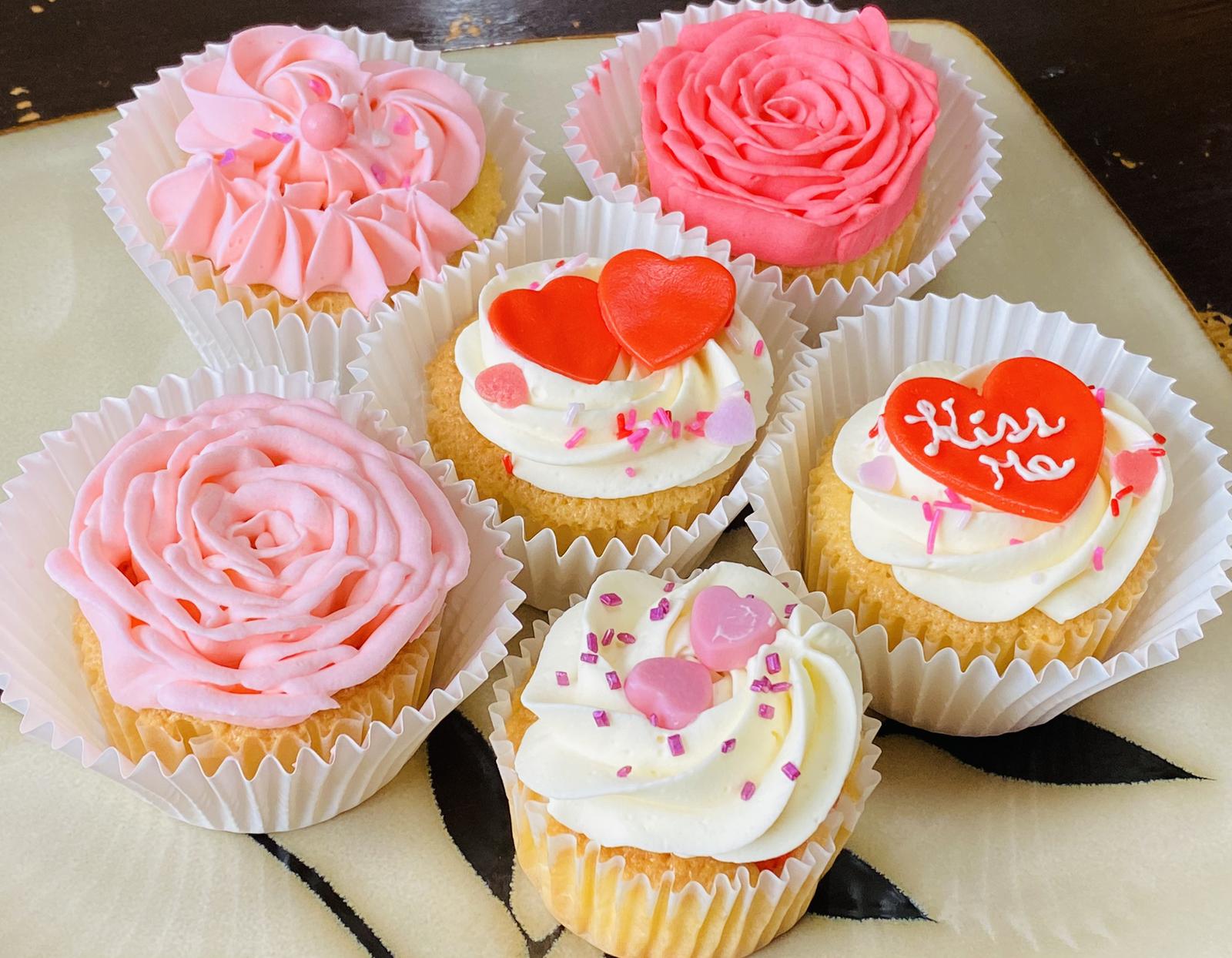 バレンタインデーのカップケーキセット Heureux Cupcakeが投稿したフォトブック Lemon8