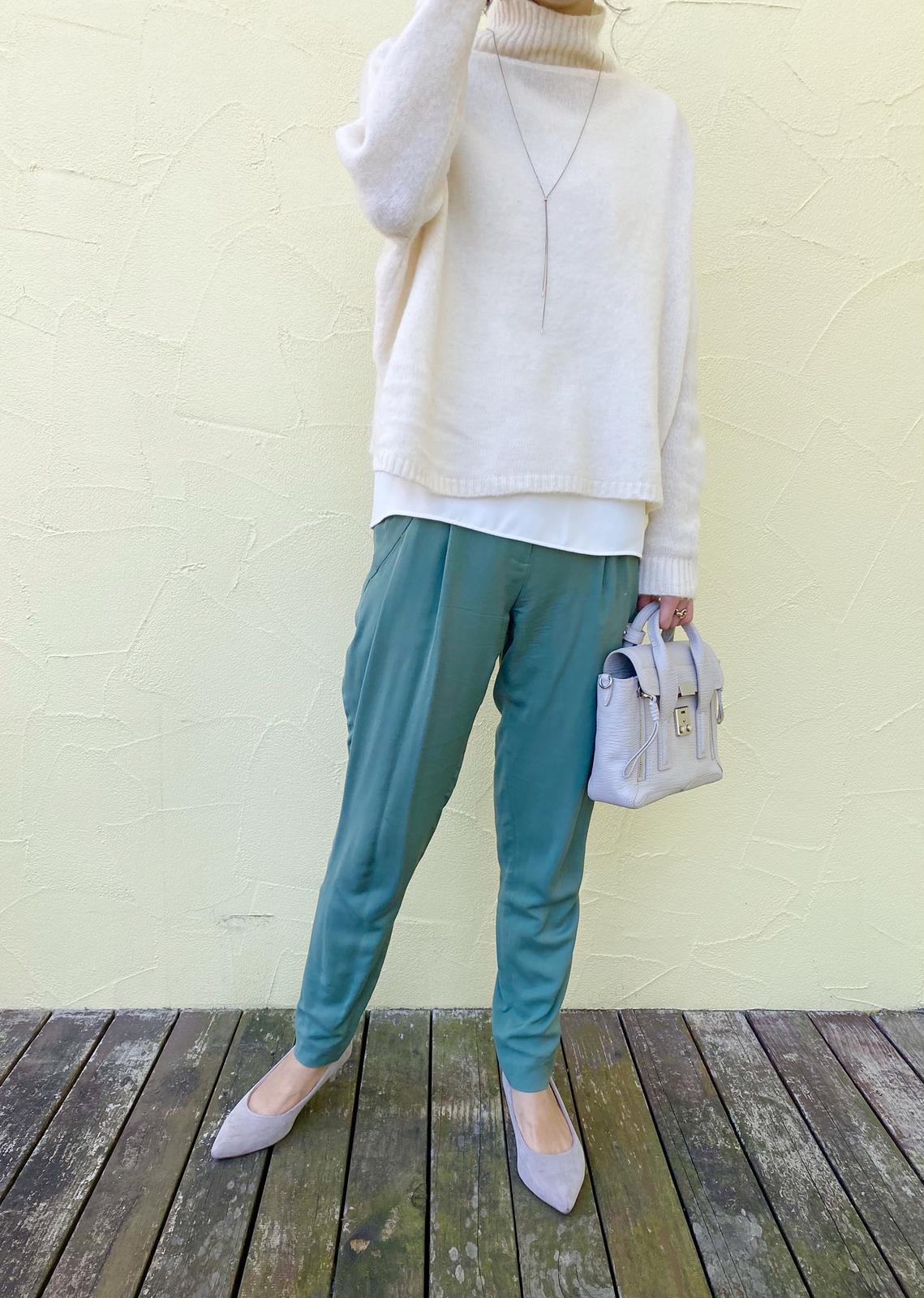 Theory きれい色パンツでシンプルな大人コーディネート Poppyが投稿したフォトブック Sharee