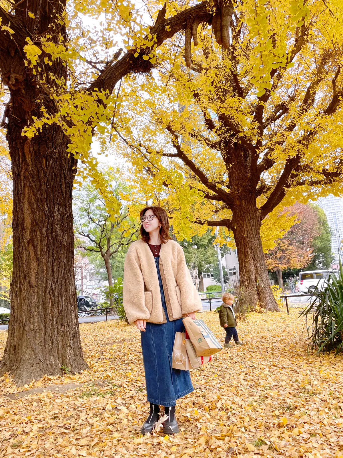 銀杏並木で息子デート 藤井綾夏が投稿したフォトブック Lemon8