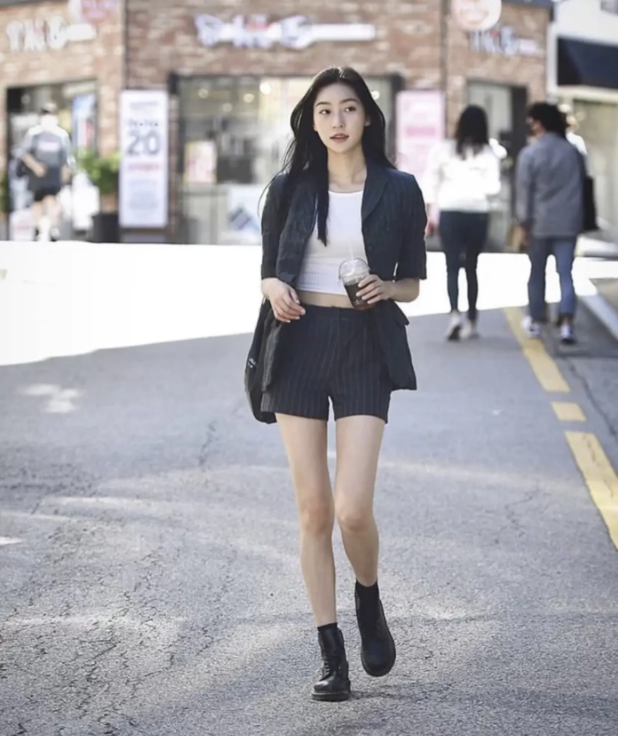 韓国女子コーデ Cocodeが投稿したフォトブック Lemon8 韓国女子コーデ Cocodeが投稿したフォトブック Lemon8