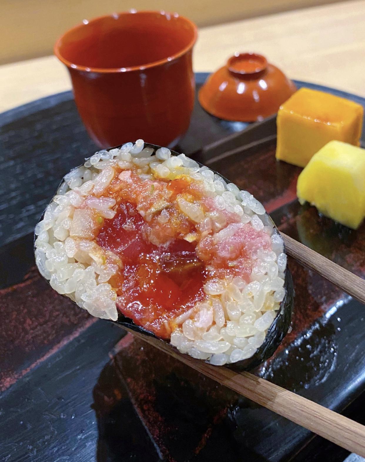 北浜 鮨 やまの 大阪 北浜 ポンテベッキオ山根シェフが師匠のような弟子のお店 Fox Osakaが投稿したフォトブック Sharee