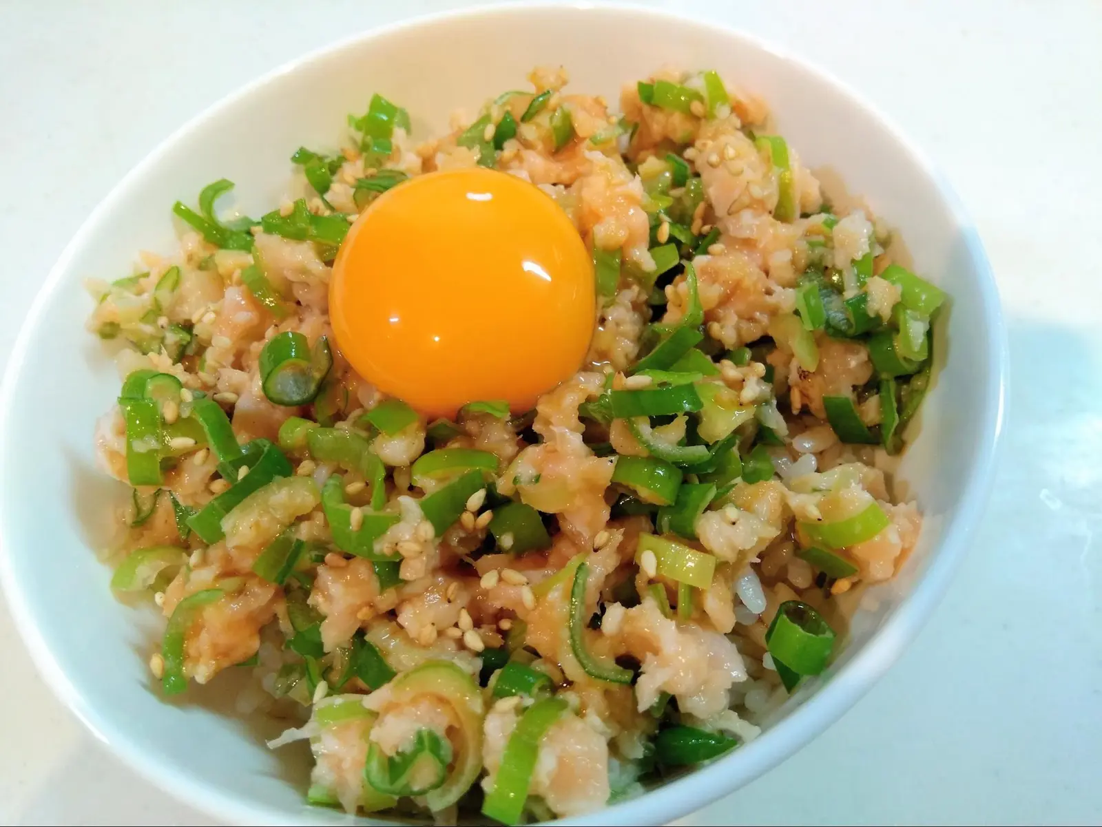 サーモンのネギトロ丼 ぽよサラが投稿した記事 Lemon8