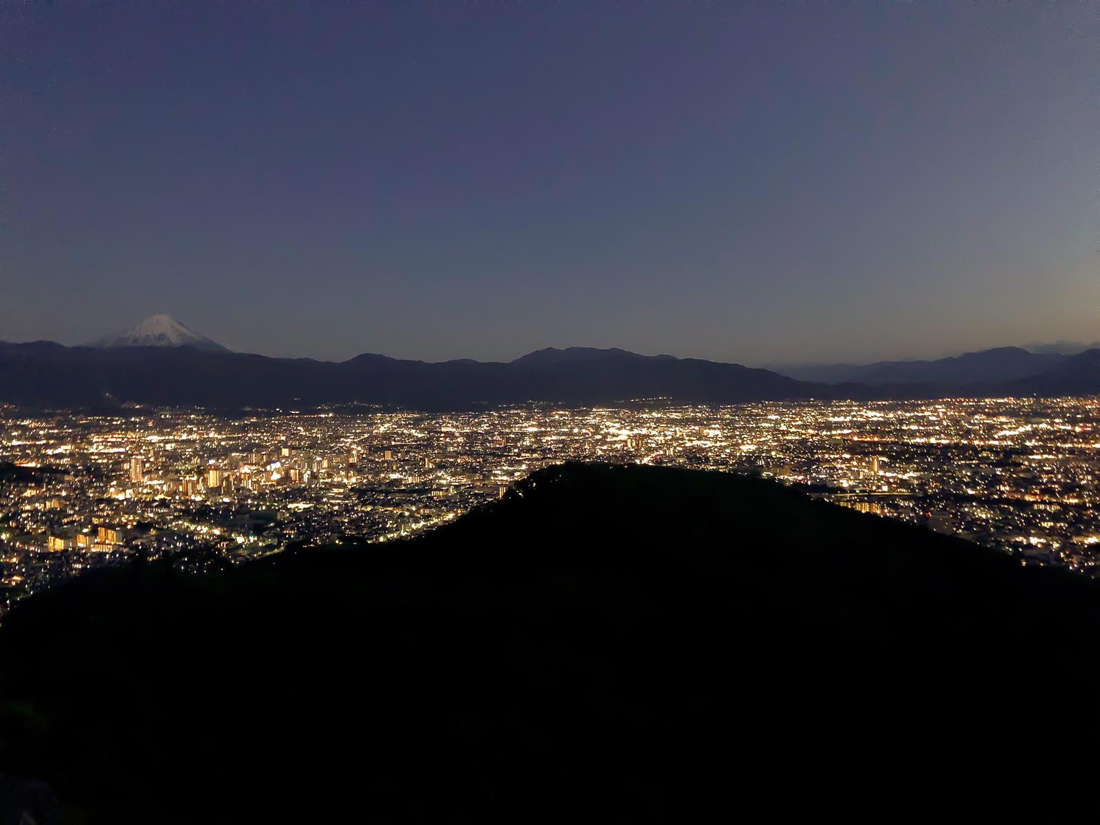 本当は教えたくない 甲府市の絶景穴場夜景スポット In白山八王子神社 山梨 しゅんむんが投稿した記事 Sharee