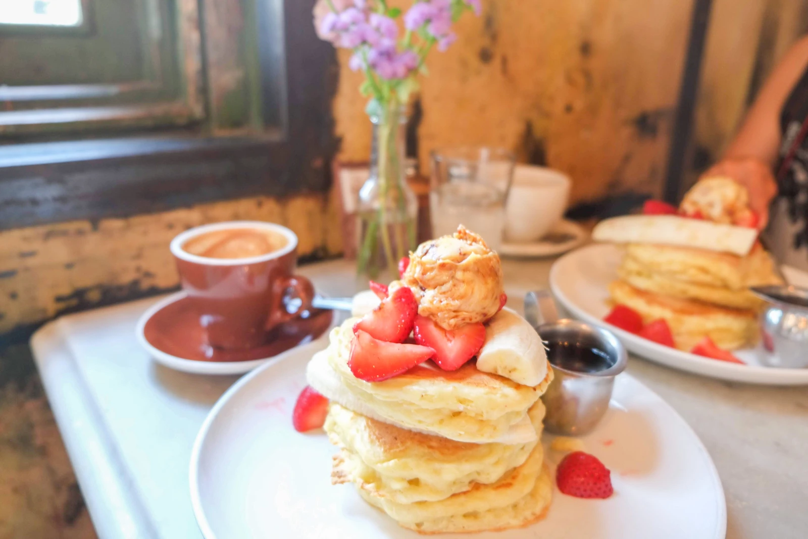 ブルックリン パンケーキが抜群に美味しいカフェ Konnyが投稿したフォトブック Lemon8