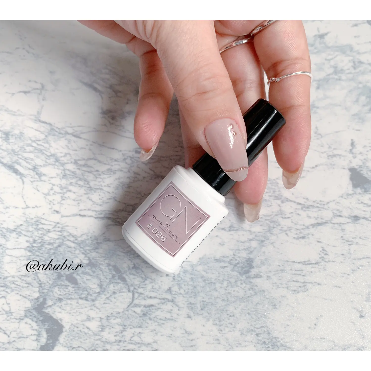 Gnマニキュアでシンプル金継ぎネイル あくびが投稿したフォトブック Lemon8