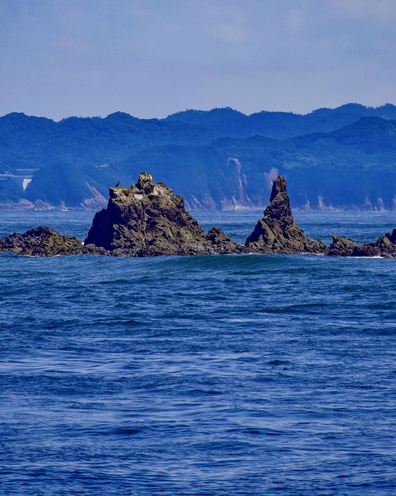 徳島県鳴門市 岡崎海岸から鳴門の夫婦岩を望む Jptravelerspicが投稿したフォトブック Lemon8