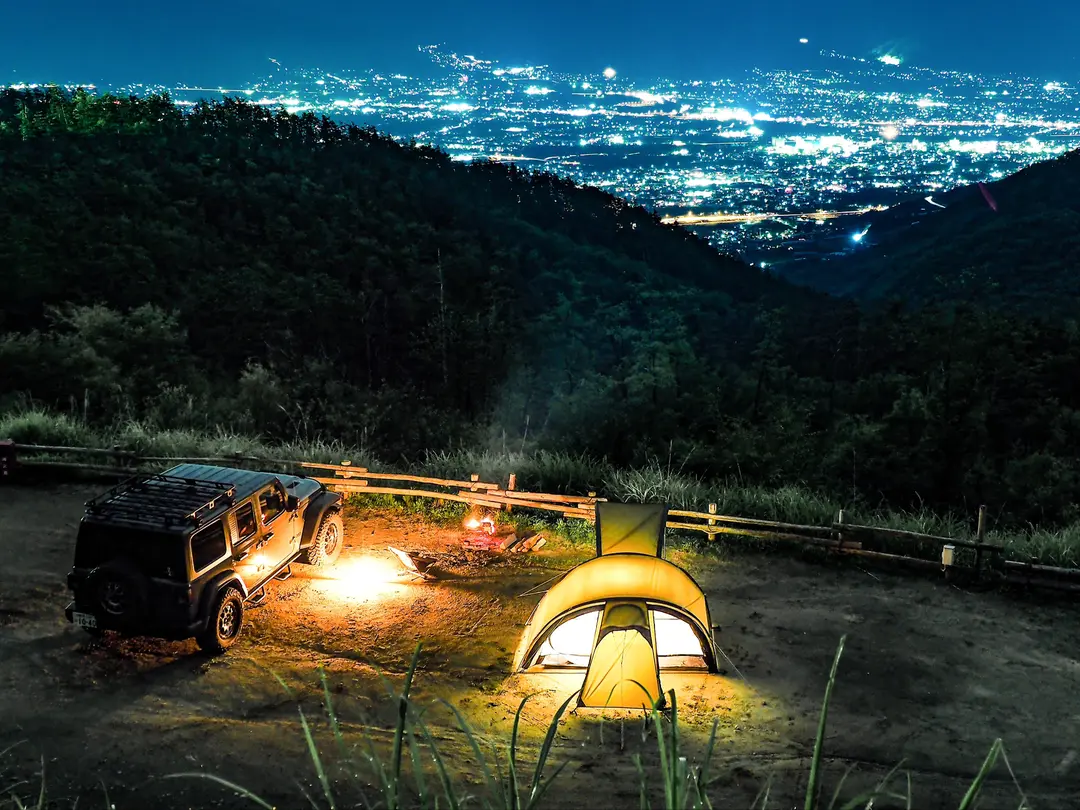 【 CAMP TRIP 】絶景　夜景を見渡すソロキャンプの画像