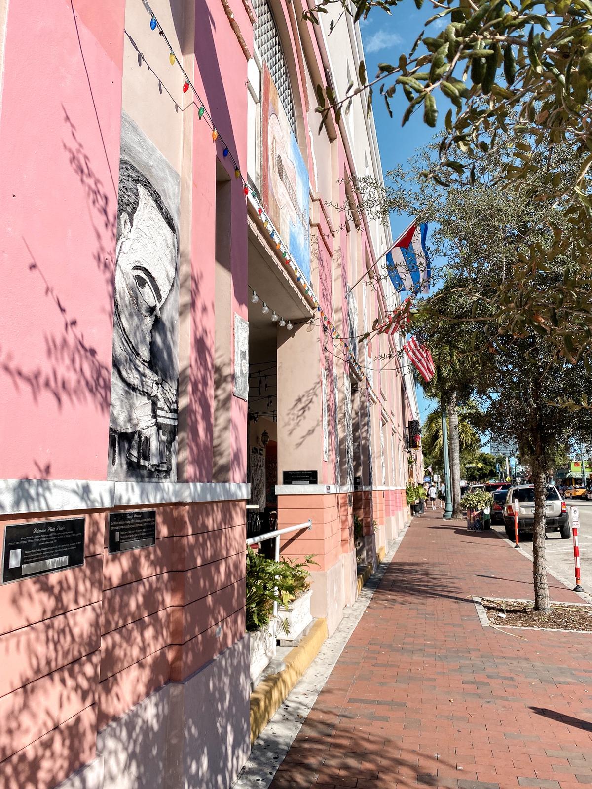 南国ムード漂う どこを切り取っても可愛い街並み 川越コウが投稿したフォトブック Lemon8