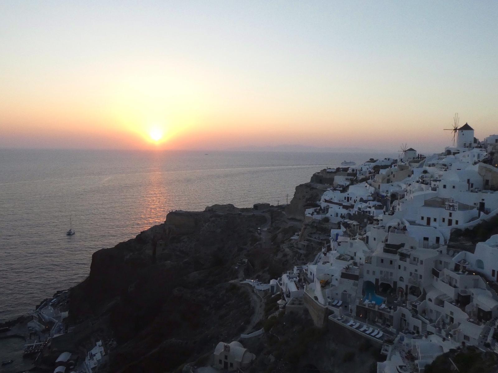 ギリシャ 世界一の夕日 サントリーニ島 イアの街 Makoとらべるが投稿したフォトブック Sharee