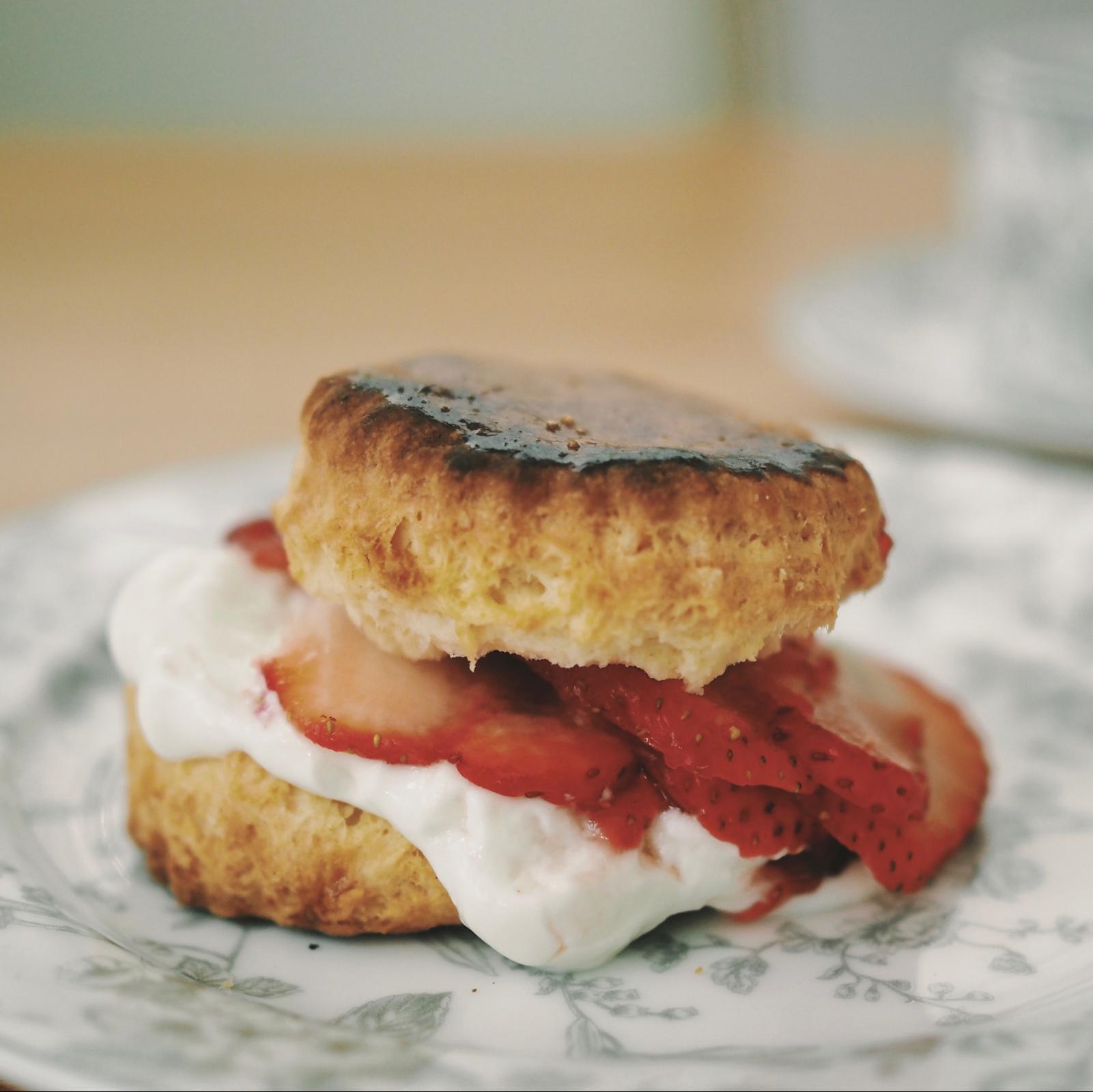 スコーンを焼いたなら ショートケーキを作ってほしいのです イチゴのショートケーキレシピ うた ごはんはおうちでたべたいが投稿した記事 Sharee