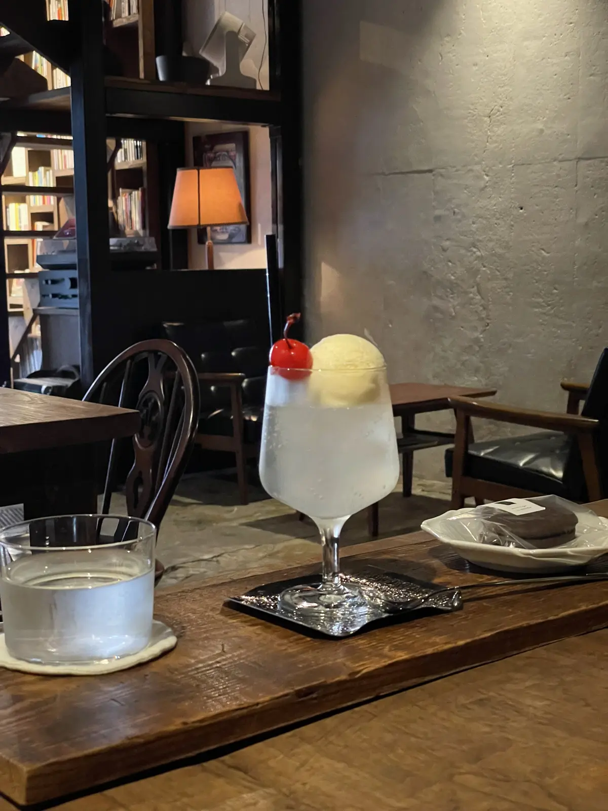 ひとりカフェに持ってこいな穴場カフェ見つけました 大阪 Awaiya Books Tomokamaronが投稿したフォトブック Lemon8