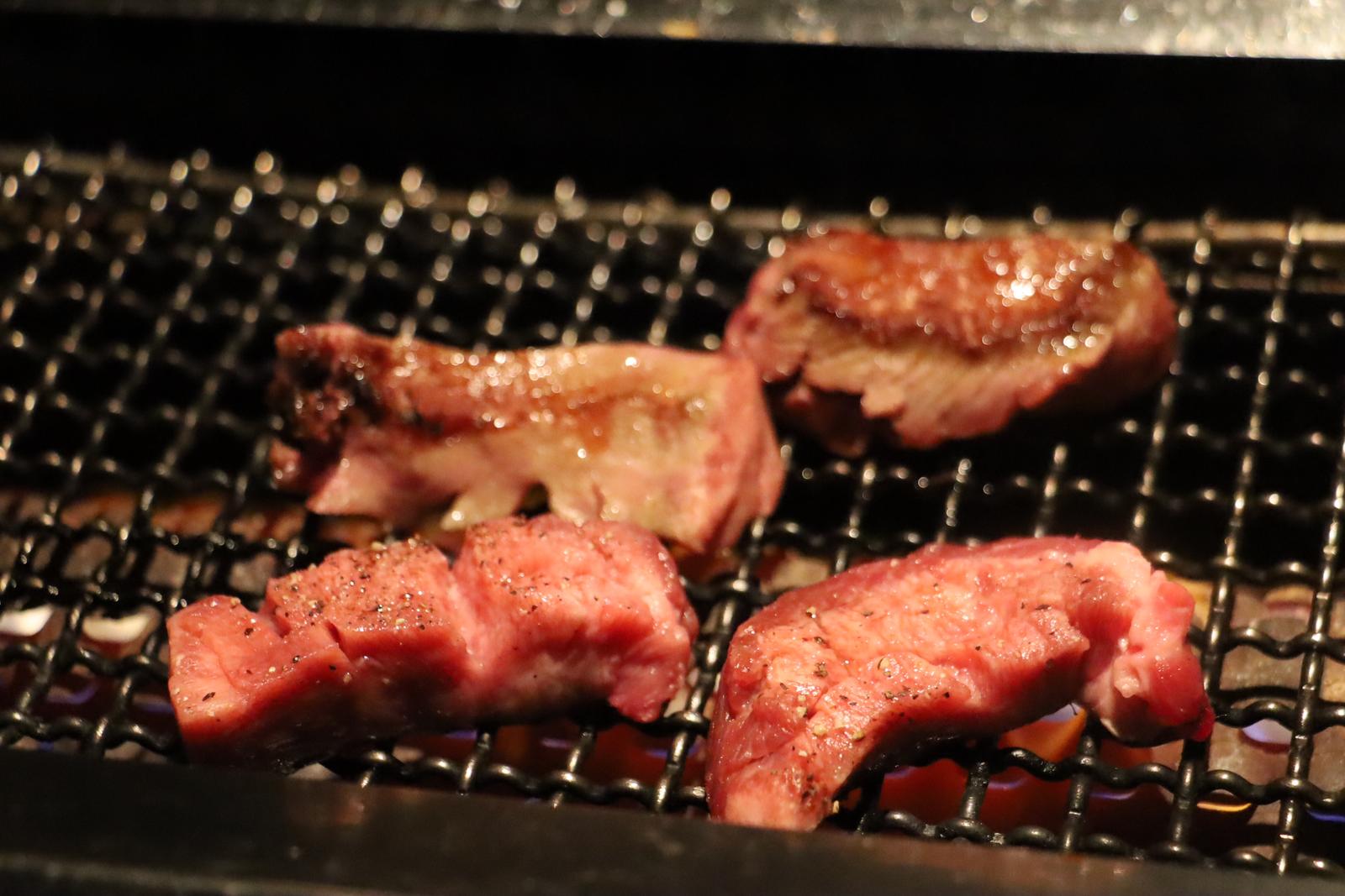 神戸 地元神戸っ子のおすすめ 神戸三宮の焼肉店 焔立つ肉寿司と牛タンタワー 肉処 双葉 三宮 黒帯さんが投稿したフォトブック Lemon8