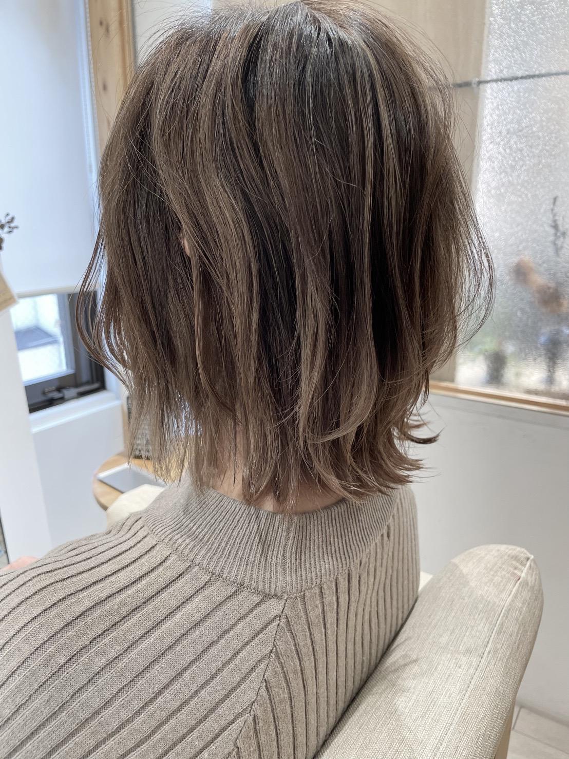 2ヶ月たってボブに切ってはピンク系のカラーしてきました 縮 ゆうちょ607が投稿したフォトブック Lemon8