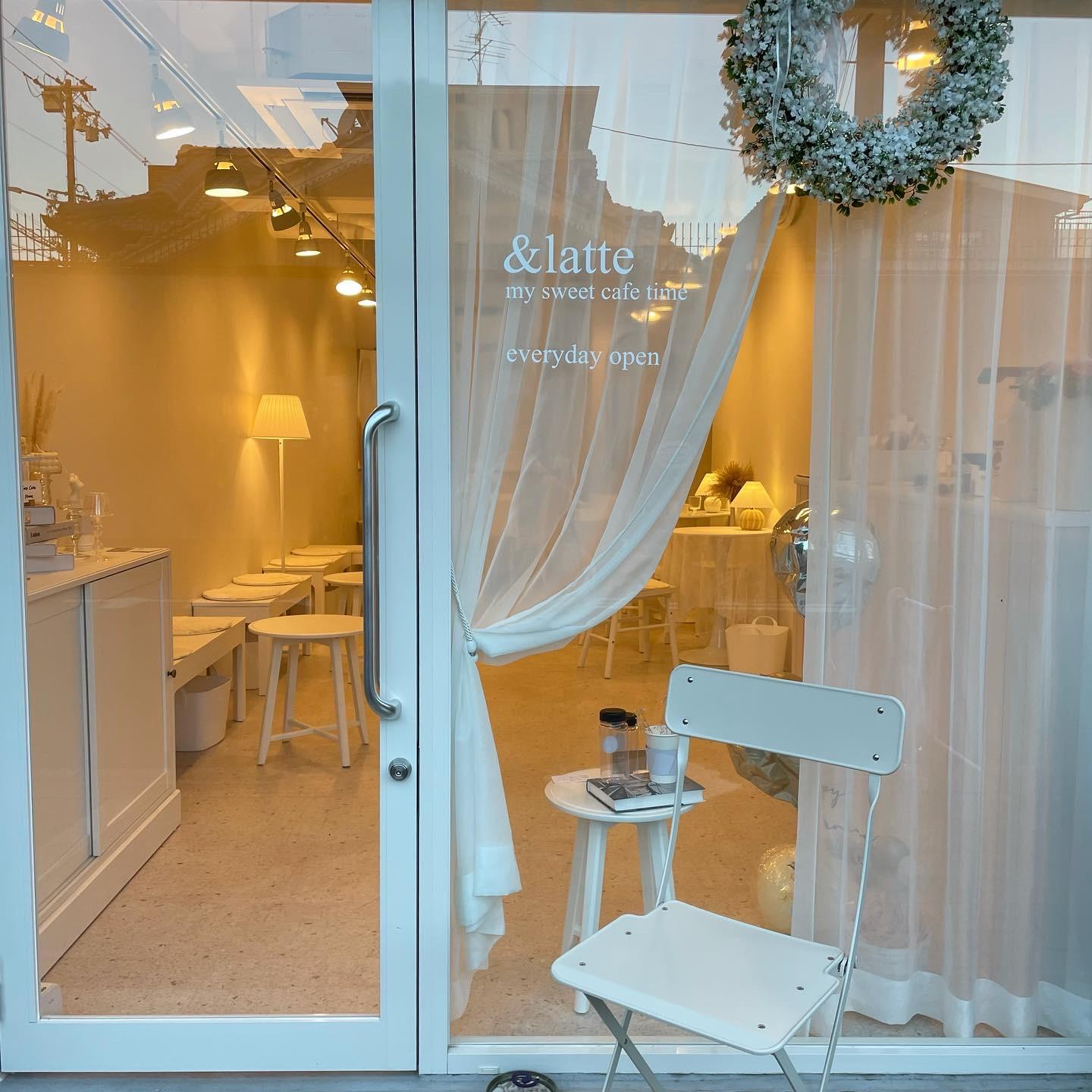 東大阪に新しくできた韓国カフェ 白っぽい内装も素敵 Cotori333が投稿したフォトブック Lemon8