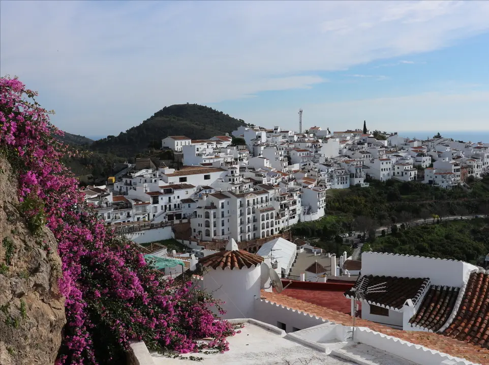 スペイン アンダルシアの白い街 Frigiliana フリヒリアナ とは Yuuurie 1211が投稿した記事 Lemon8