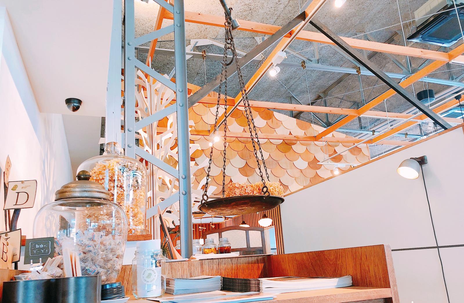 家具や雑誌 本があるお洒落カフェ In 金沢 Suhsuh が投稿したフォトブック Sharee