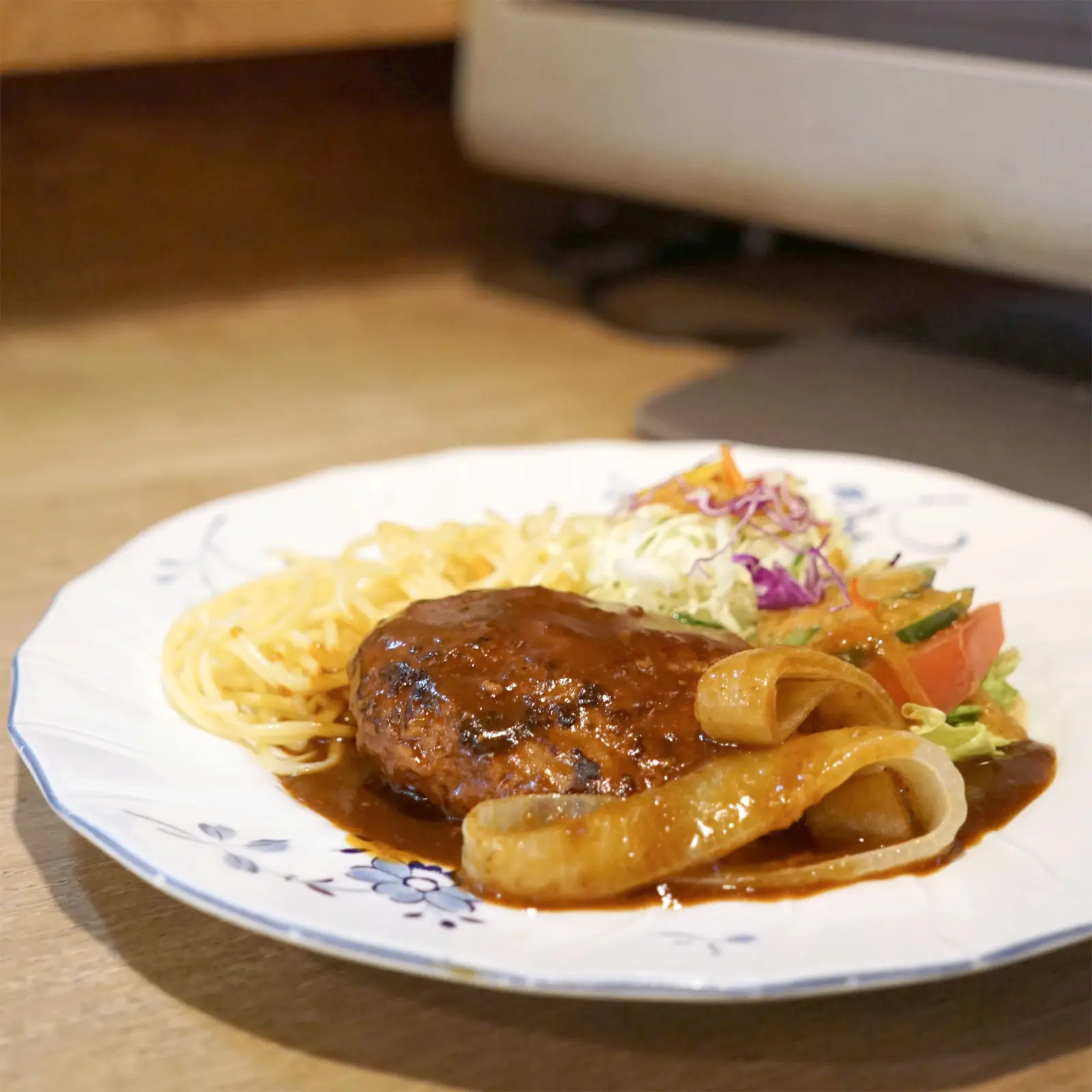 バークワン 煮込みハンバーグ 950 税込 グリルオーツカ 石川 金沢 ハンバーグ王子kazukazuが投稿した記事 Lemon8