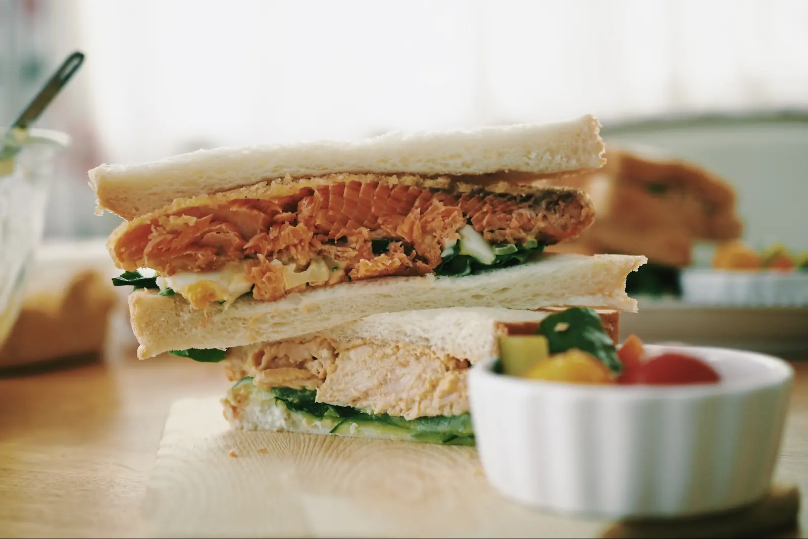 とびきりおいしいサーモンカツサンド わんぱくサンド うた ごはんはおうちでたべたいが投稿したフォトブック Lemon8