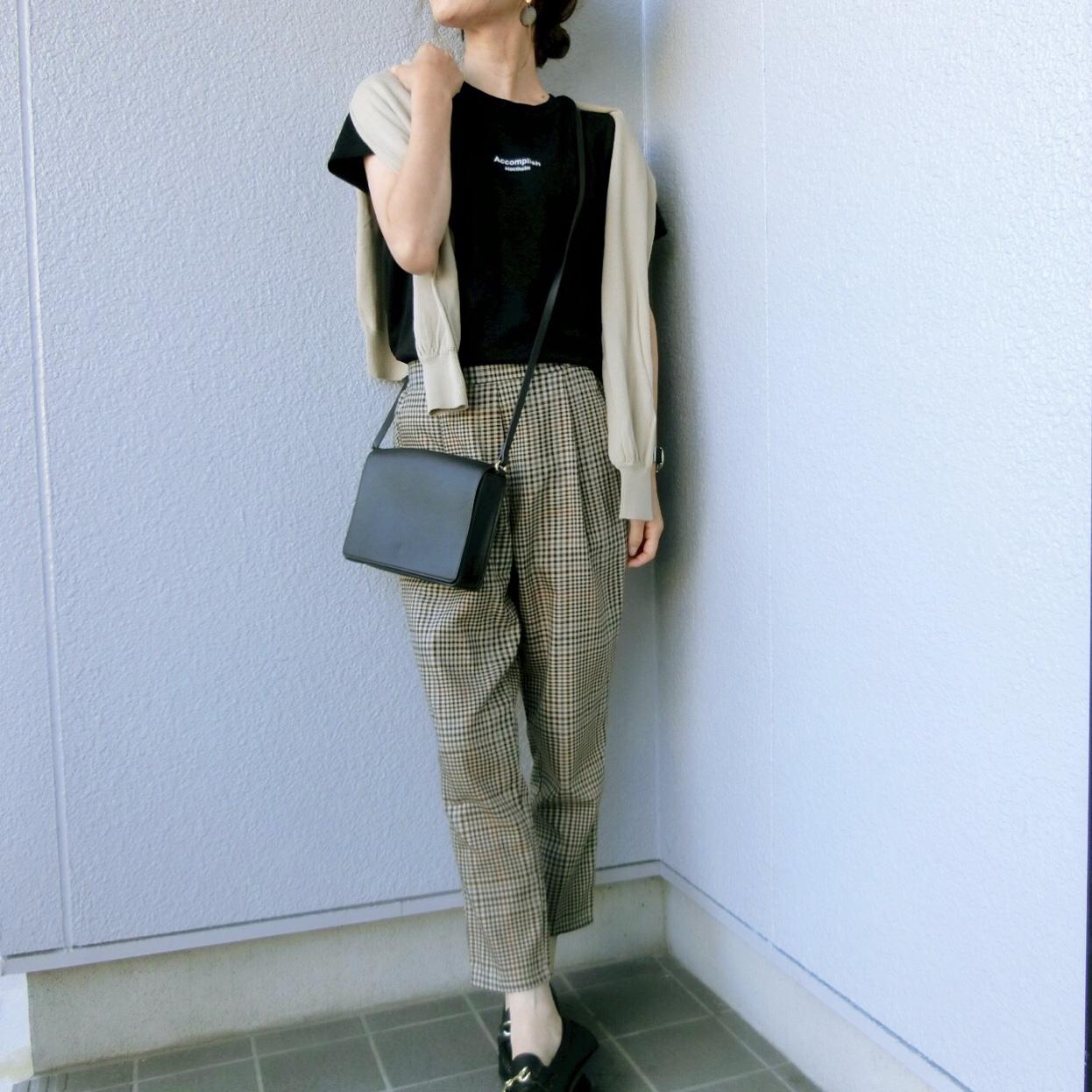秋のチェックパンツコーデ Chikaが投稿したフォトブック Lemon8