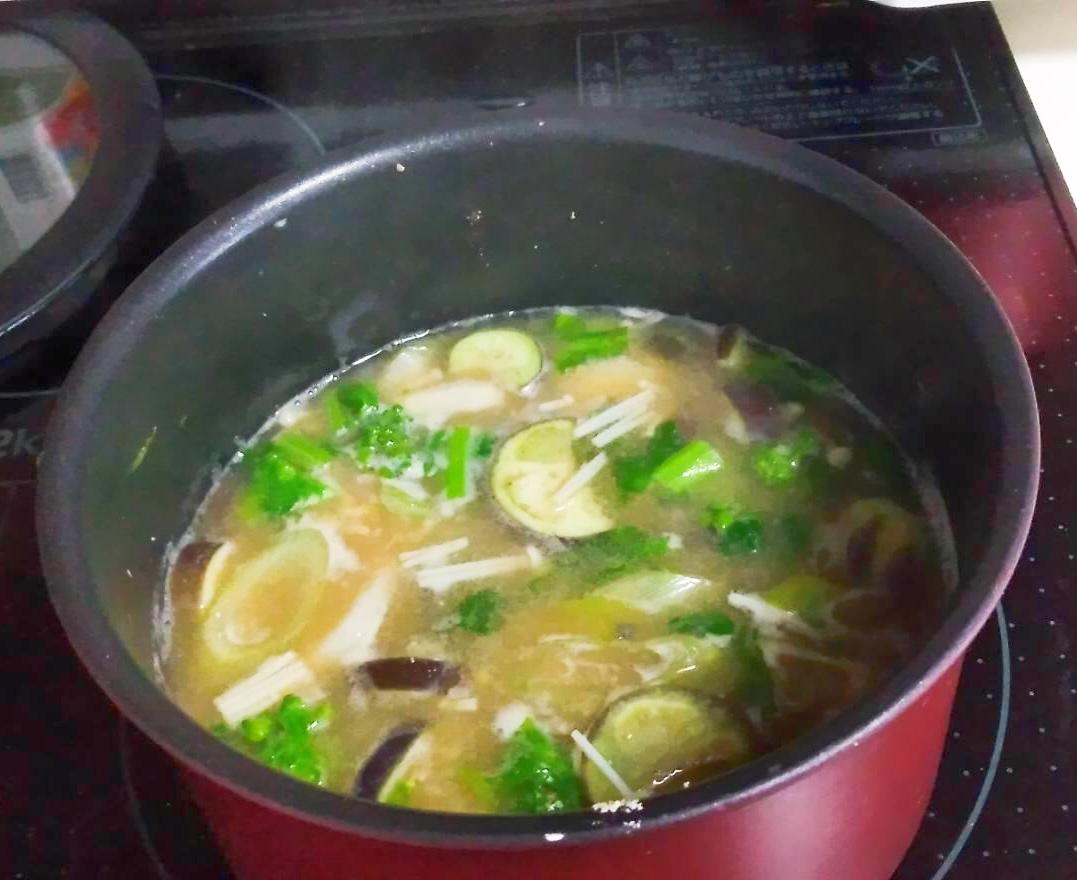 春を感じる たっぷりナスと菜の花のお味噌汁 百百果が投稿した記事 Lemon8