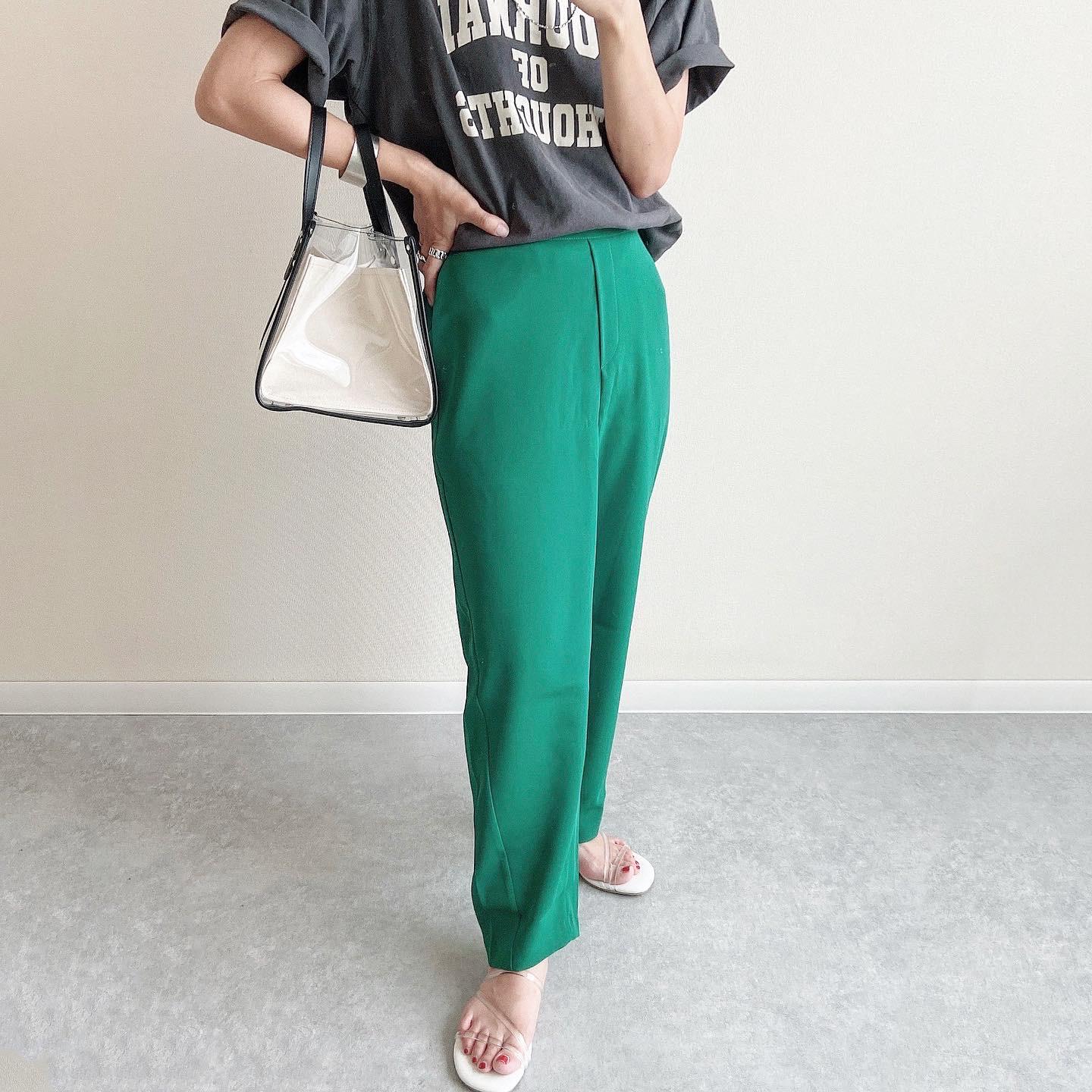 ツボすぎるguロゴtとグリーンパンツ Nm Ksが投稿したフォトブック Lemon8