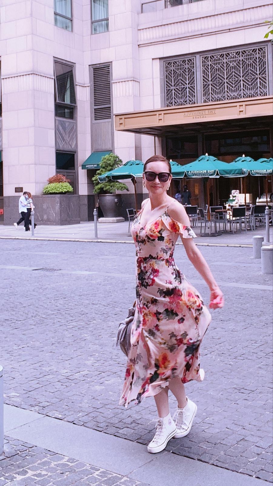 ワンピースにはスニーカーを合わせて Miwahが投稿したフォトブック Lemon8