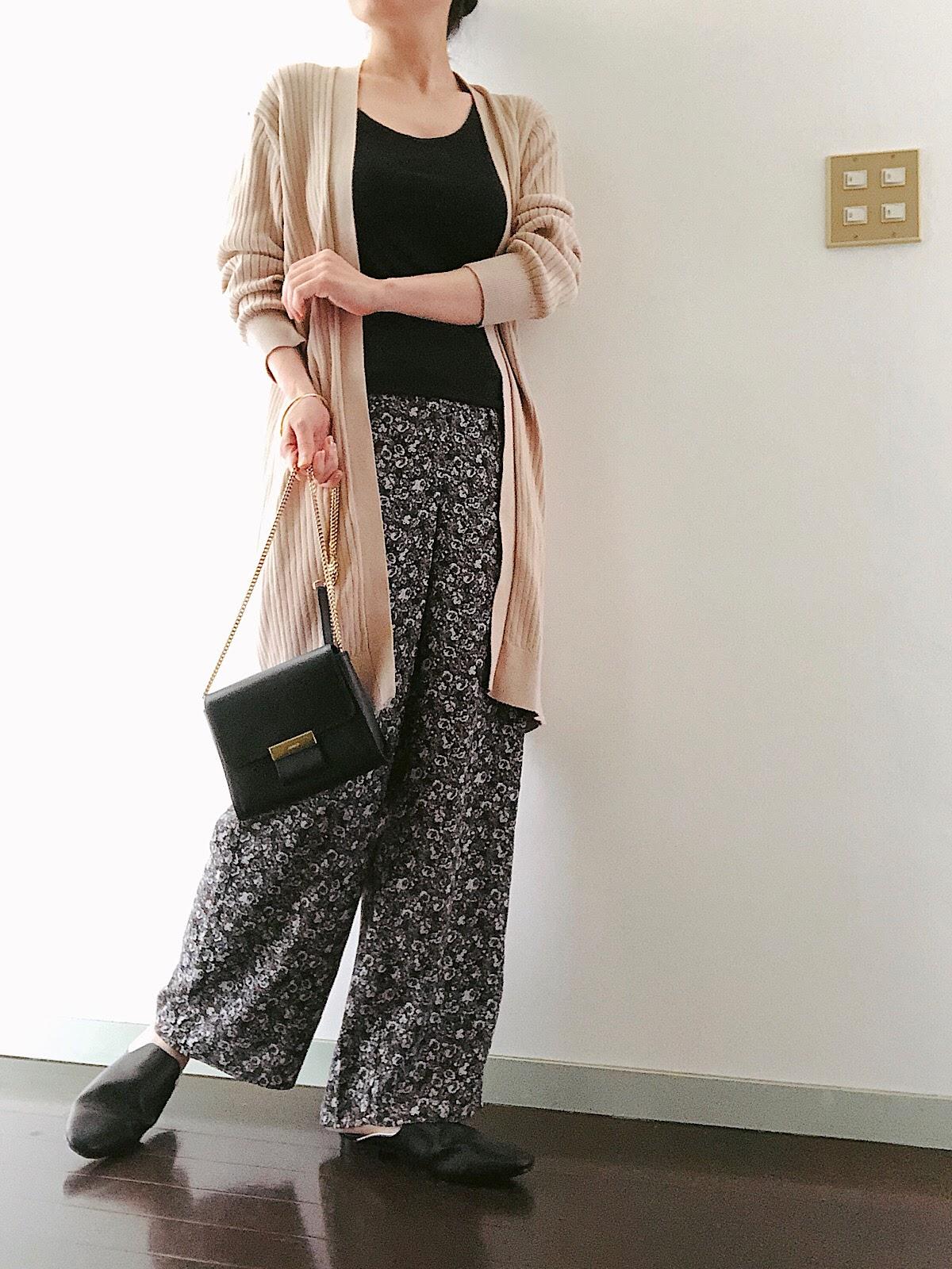 40代大人女子 Guの花柄ワイドパンツはおうち時間にも 着回し3コーデ ファデラックスが投稿した記事 Sharee