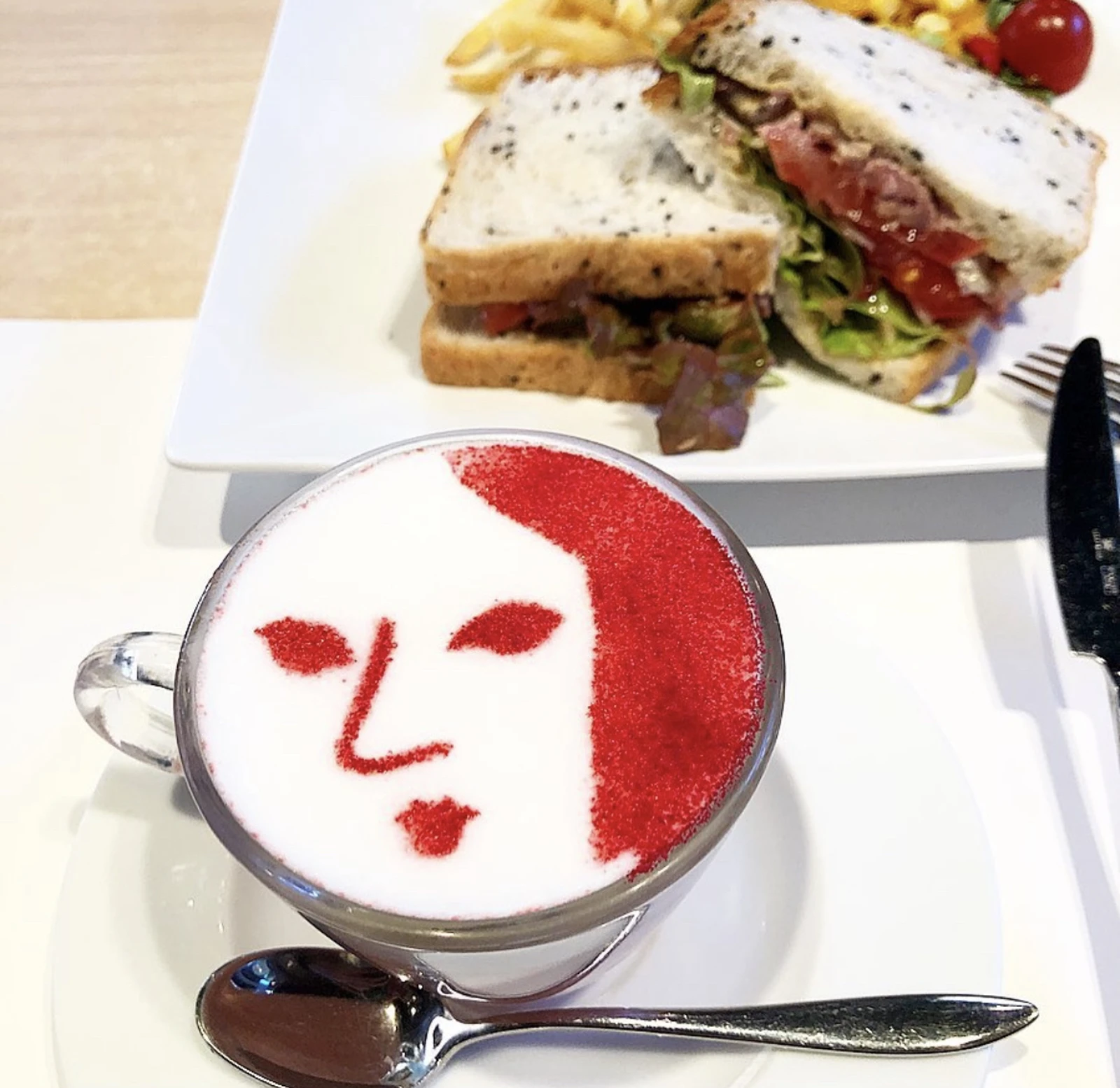 京都 京都名物のお顔の苺カプチーノ よーじやカフェ デパ地下のまおさんが投稿したフォトブック Lemon8