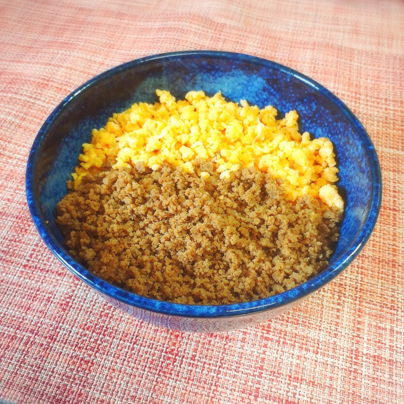 つくりおき 少ない材料で完成 簡単二色そぼろ丼レシピ グルメシが投稿した記事 Lemon8 つくりおき 少ない材料で完成 簡単二色そぼろ丼レシピ グルメシが投稿した記事 Lemon8