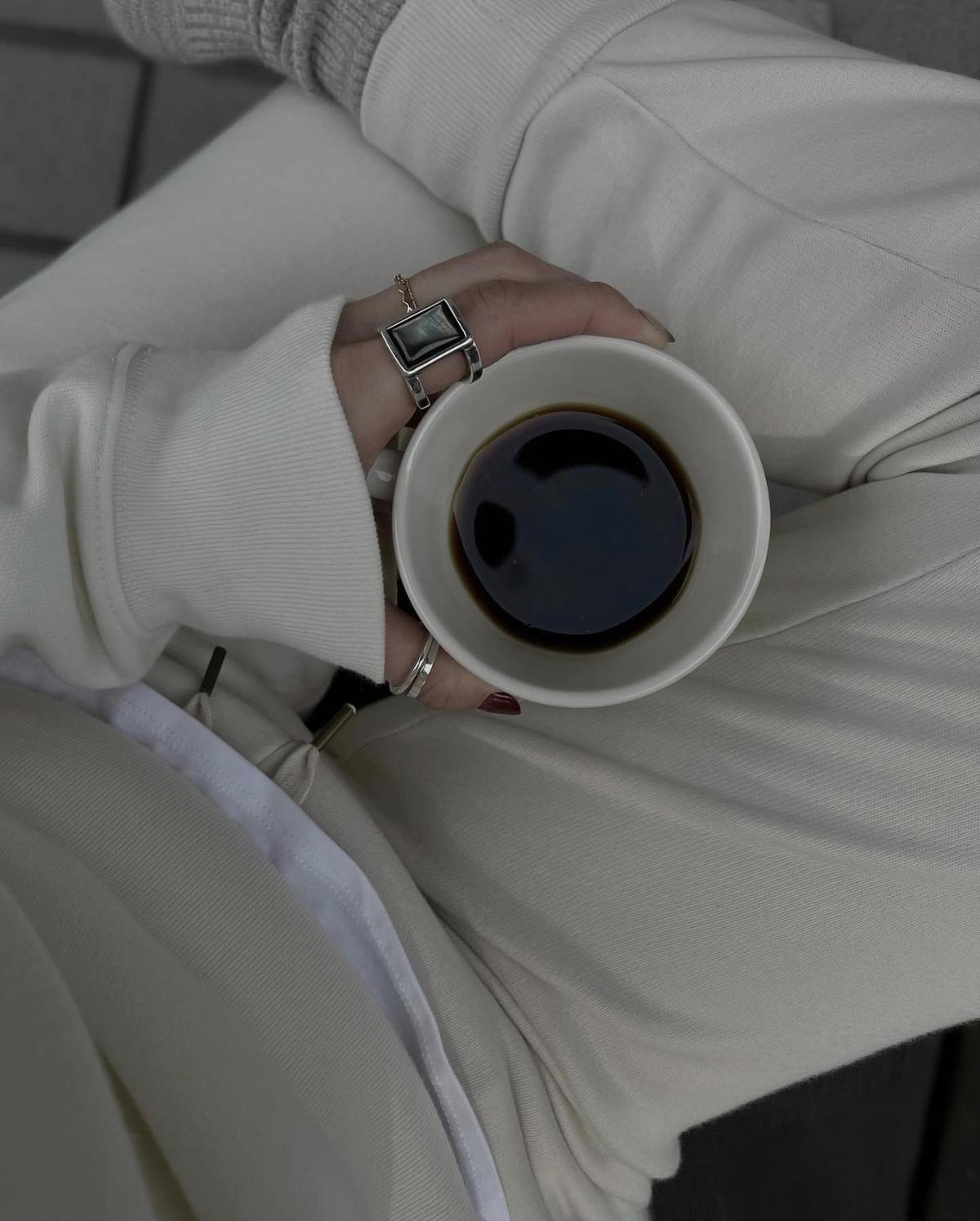 お手本は海外インスタグラマー Uniqloのスウェットがオシャレアイテムに 桐梨菜が投稿した記事 Sharee