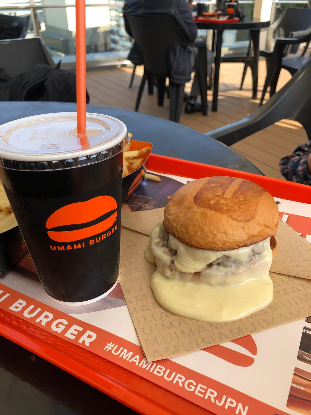 有明ガーデン テラス席が気持ち良い 絶品umamiバーガー あきこっこが投稿したフォトブック Sharee