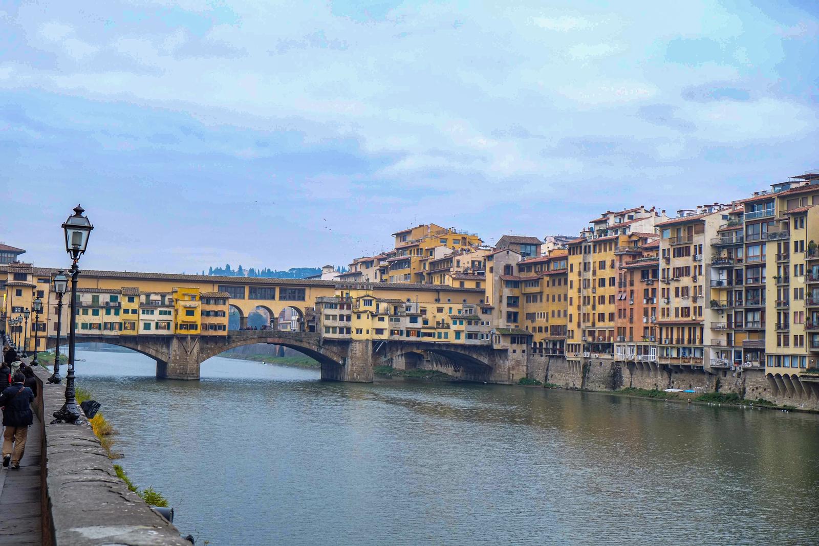イタリア フィレンツェの不思議な橋 Konnyが投稿したフォトブック Lemon8