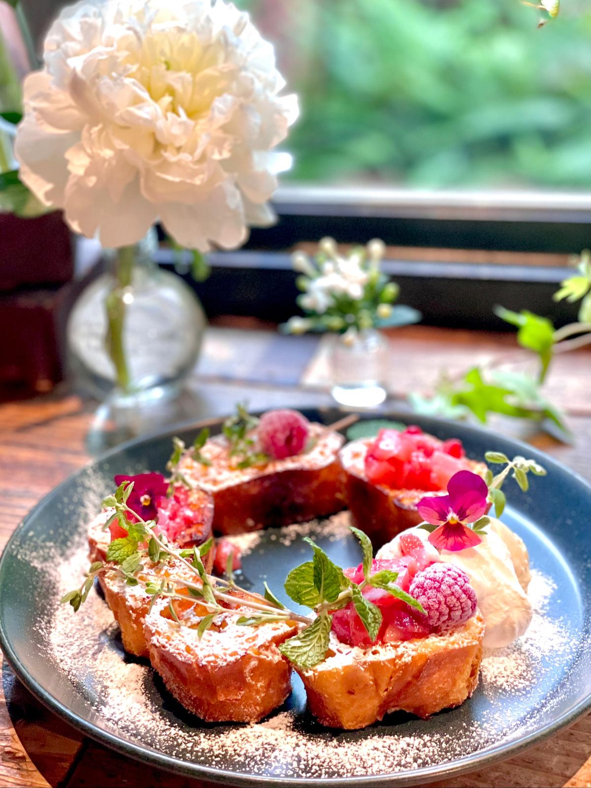 表参道 お花に囲まれてうっとり 癒しのハーバル ボタニカルカフェ おやさい カフェ巡りが投稿したフォトブック Lemon8