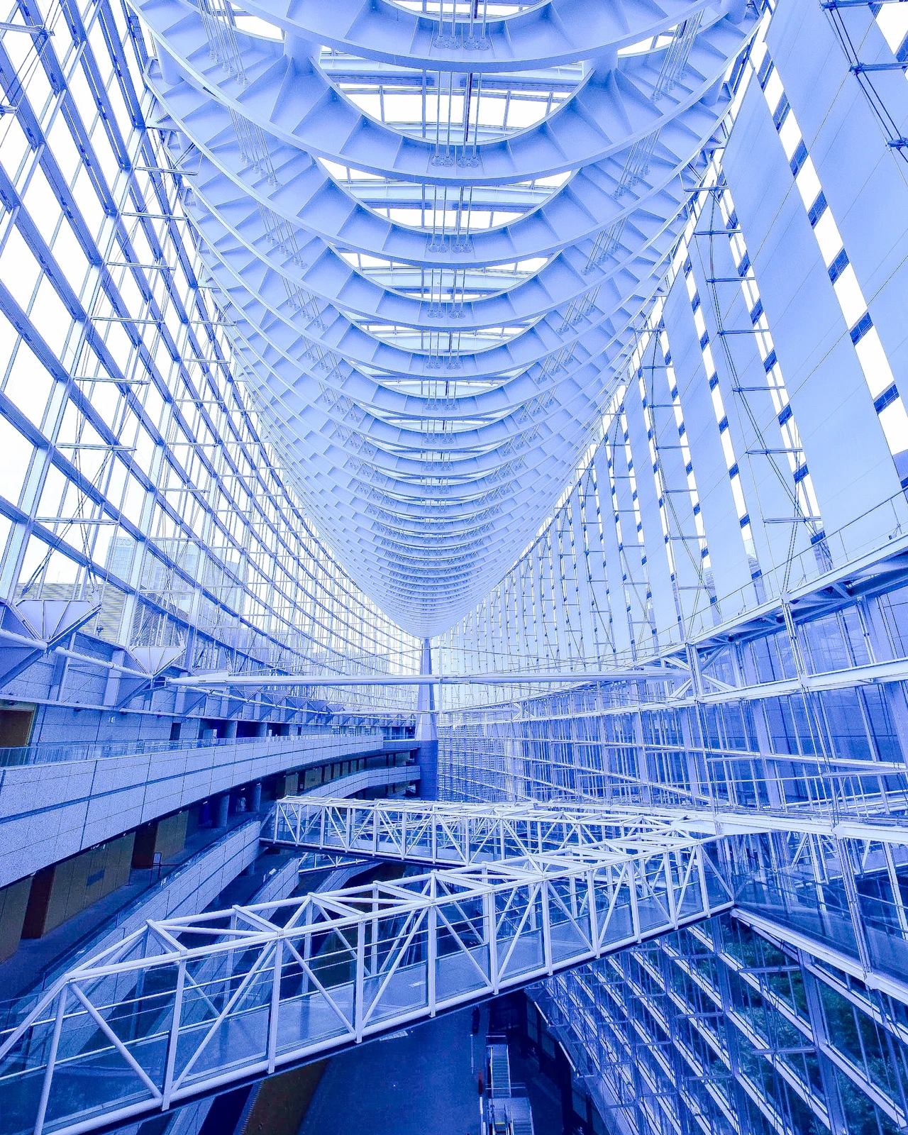 東京都 東京国際フォーラム 美しい近未来的な空間を歩いてみよう Jptravelerspicが投稿したフォトブック Lemon8
