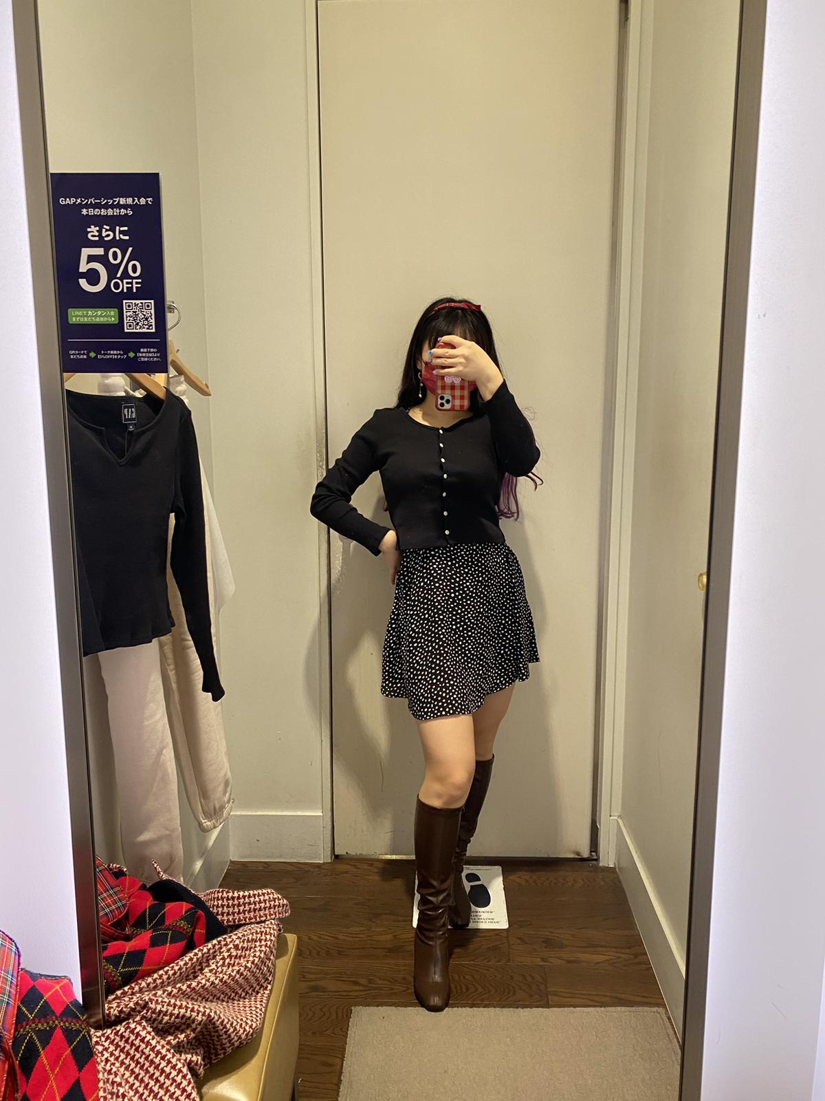 学校ではすごく物静かな高嶺の花的存在だけど友達いなくていつも寂しい女の子 のコーデ 羽神命 Meiushinが投稿したフォトブック Lemon8