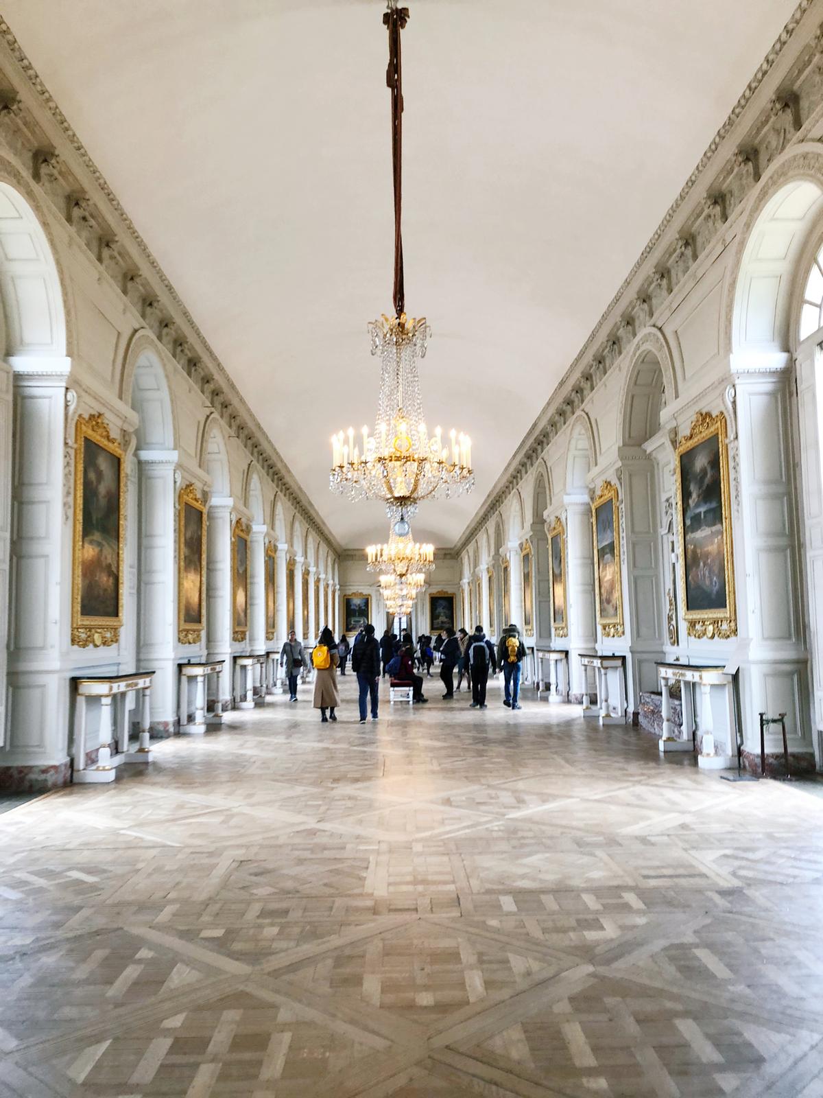 世界遺産 ピンクとモノクロで可愛すぎる ベルサイユ宮殿内にあるトリアノン宮殿 Saya Tripが投稿したフォトブック Lemon8