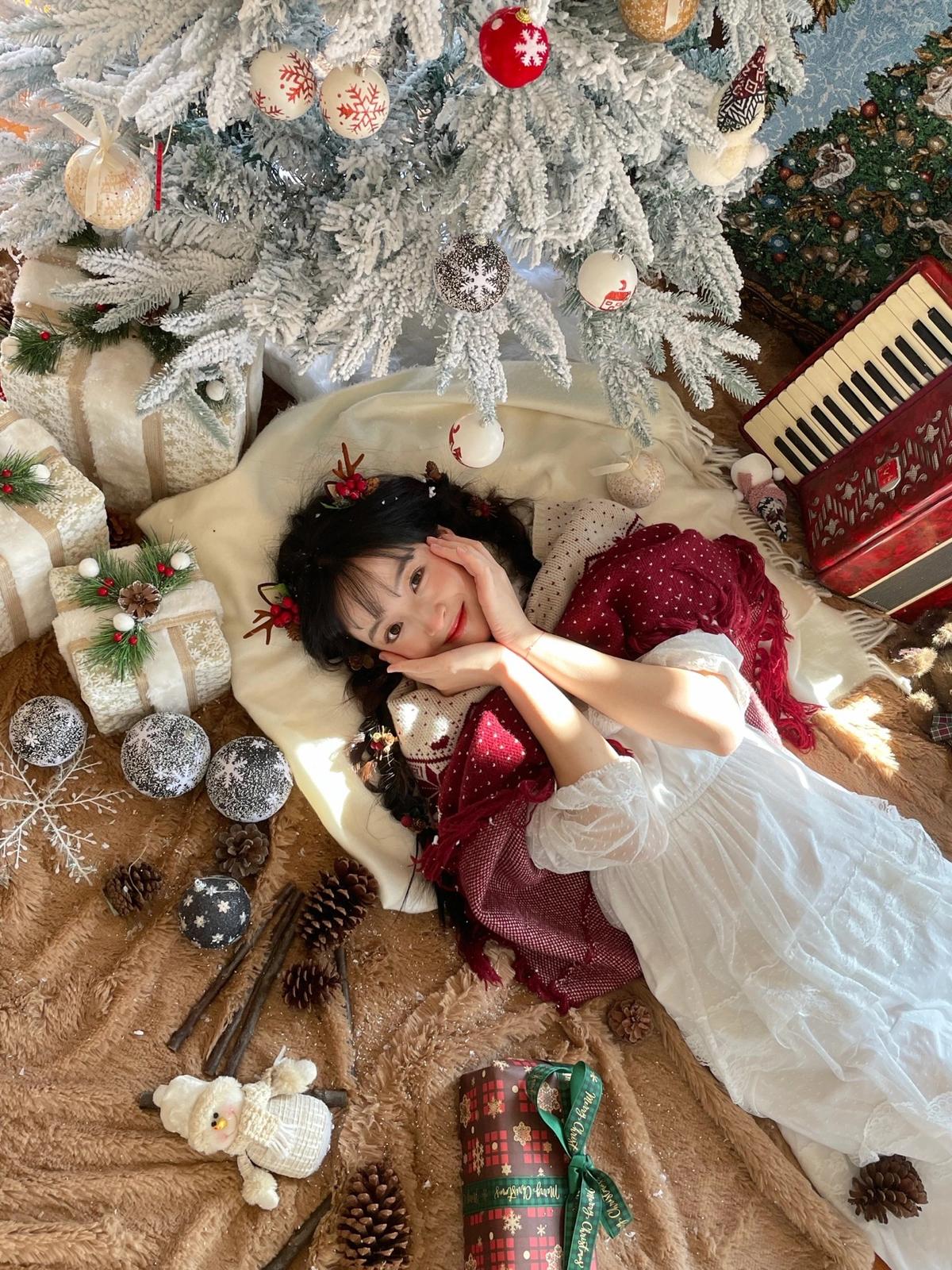 いい子にしてるからクリスマスプレゼントはツリーの下と靴下の中にお願いね 和美が投稿したフォトブック Lemon8