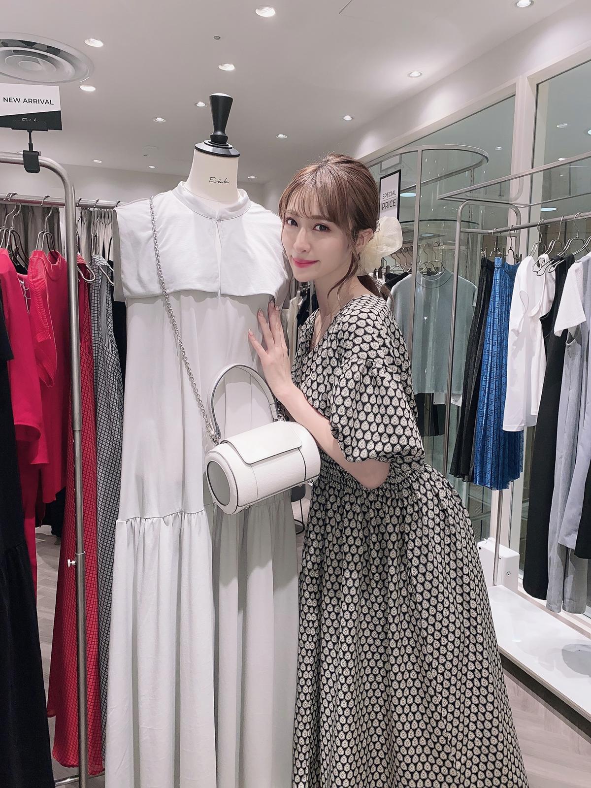 リーフ柄ワンピース Niibehiromiが投稿したフォトブック Lemon8