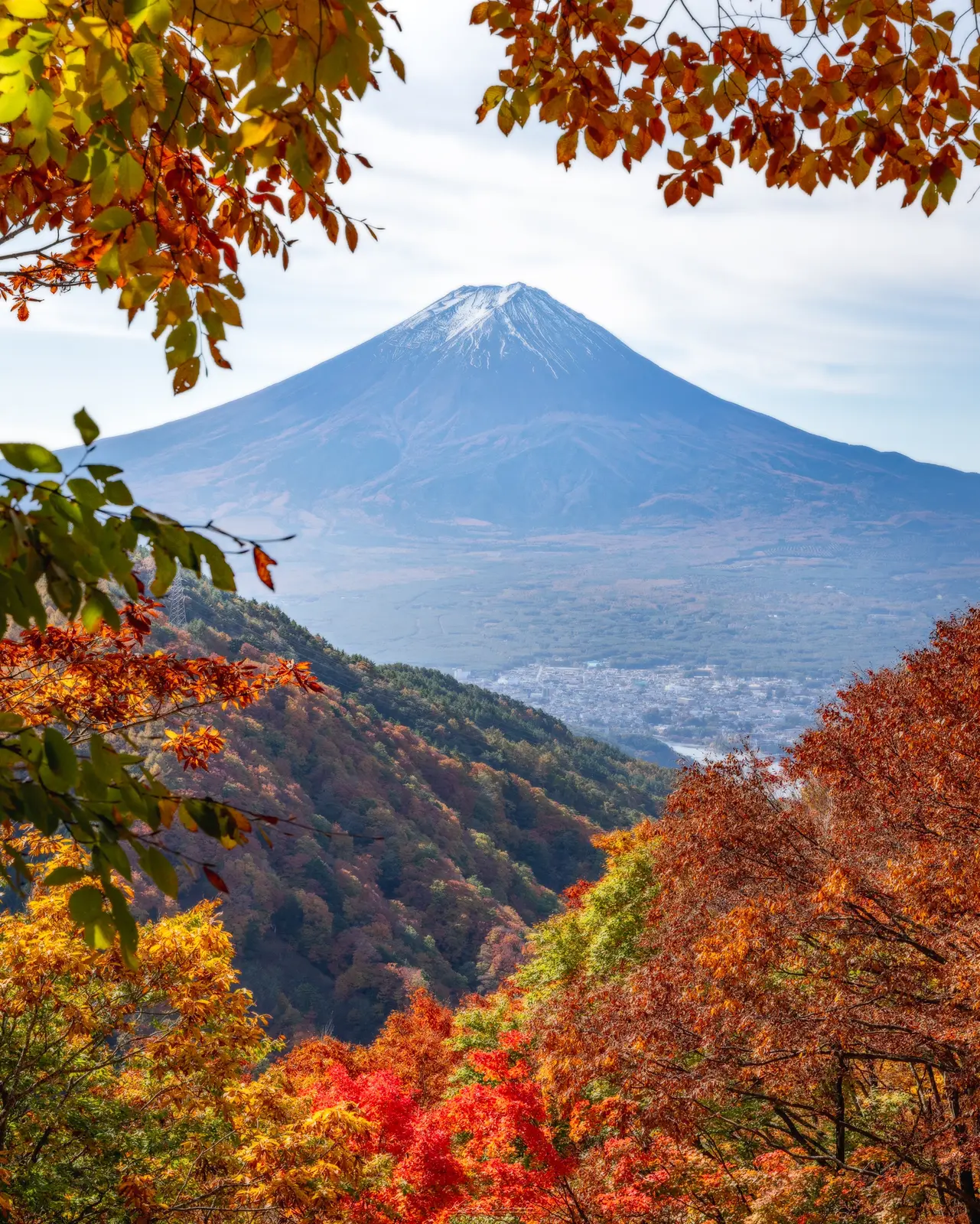 富士山 紅葉 今が見頃 富士山とセットで撮れる山梨の紅葉スポット Kazu Photosが投稿したフォトブック Lemon8