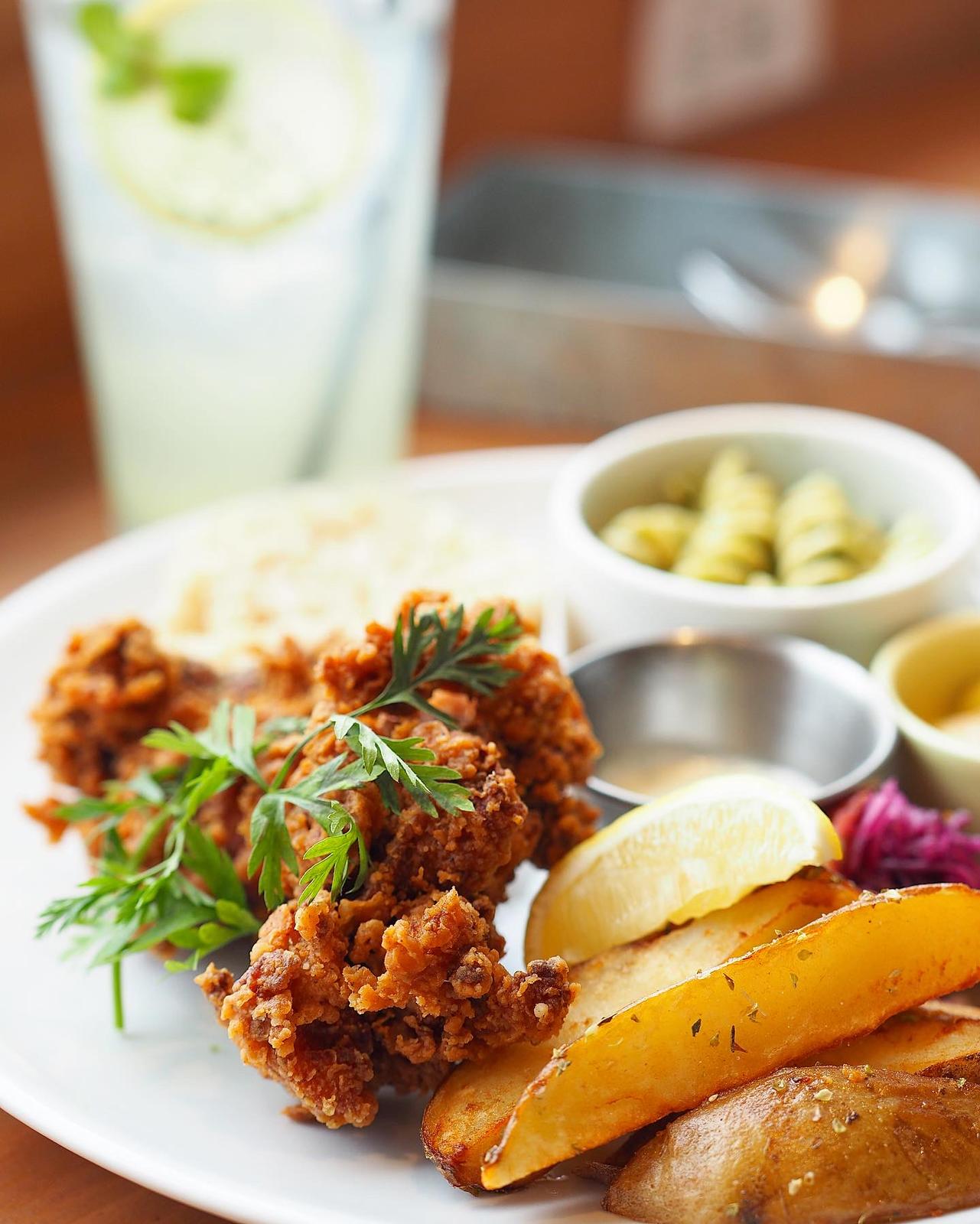 明石 Mother Moon Cafe ピオレ明石店 カスタムデリプレートランチ Meg Sweethoneyが投稿したフォトブック Lemon8