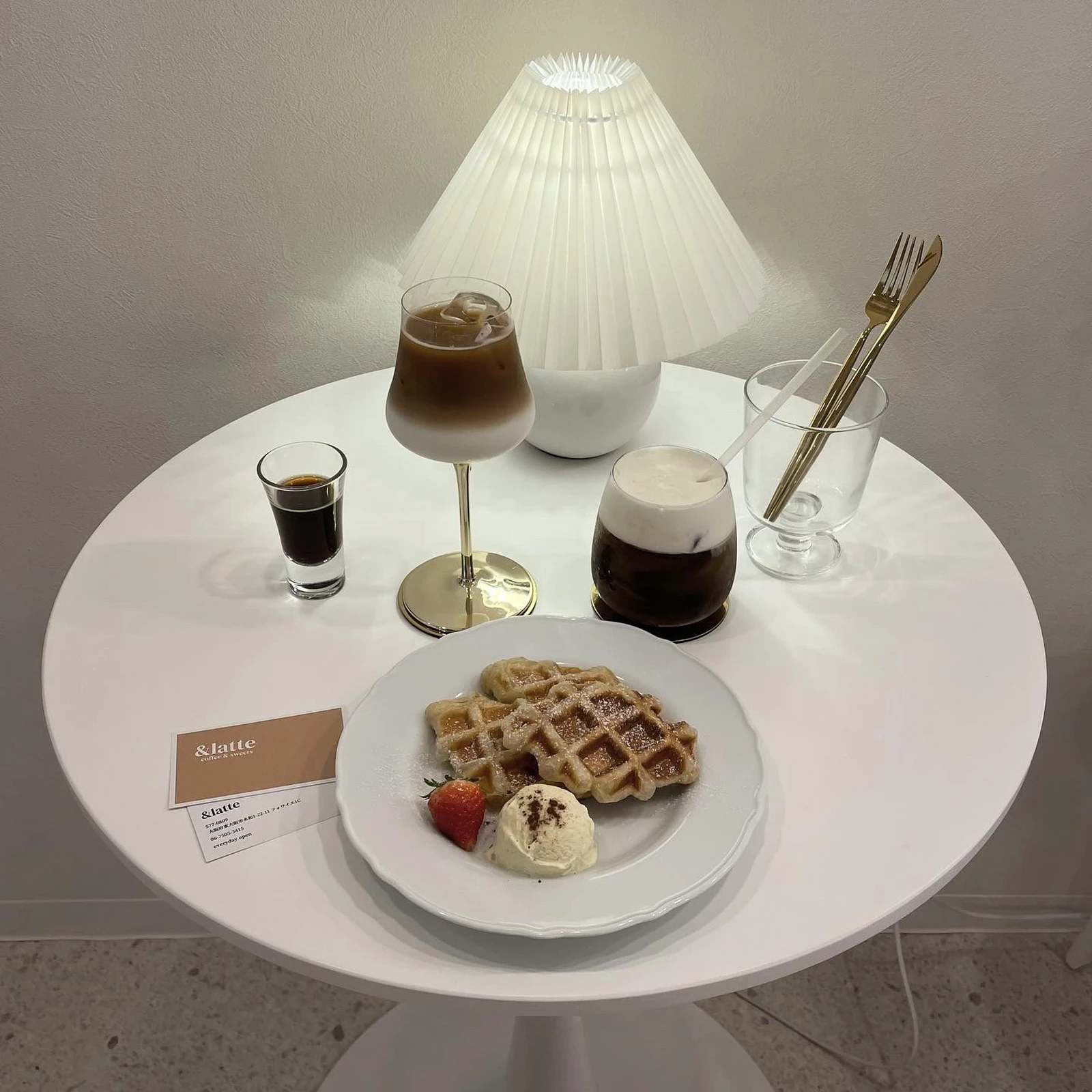 東大阪に新しくできた韓国カフェ 白っぽい内装も素敵 Cotori333が投稿したフォトブック Lemon8