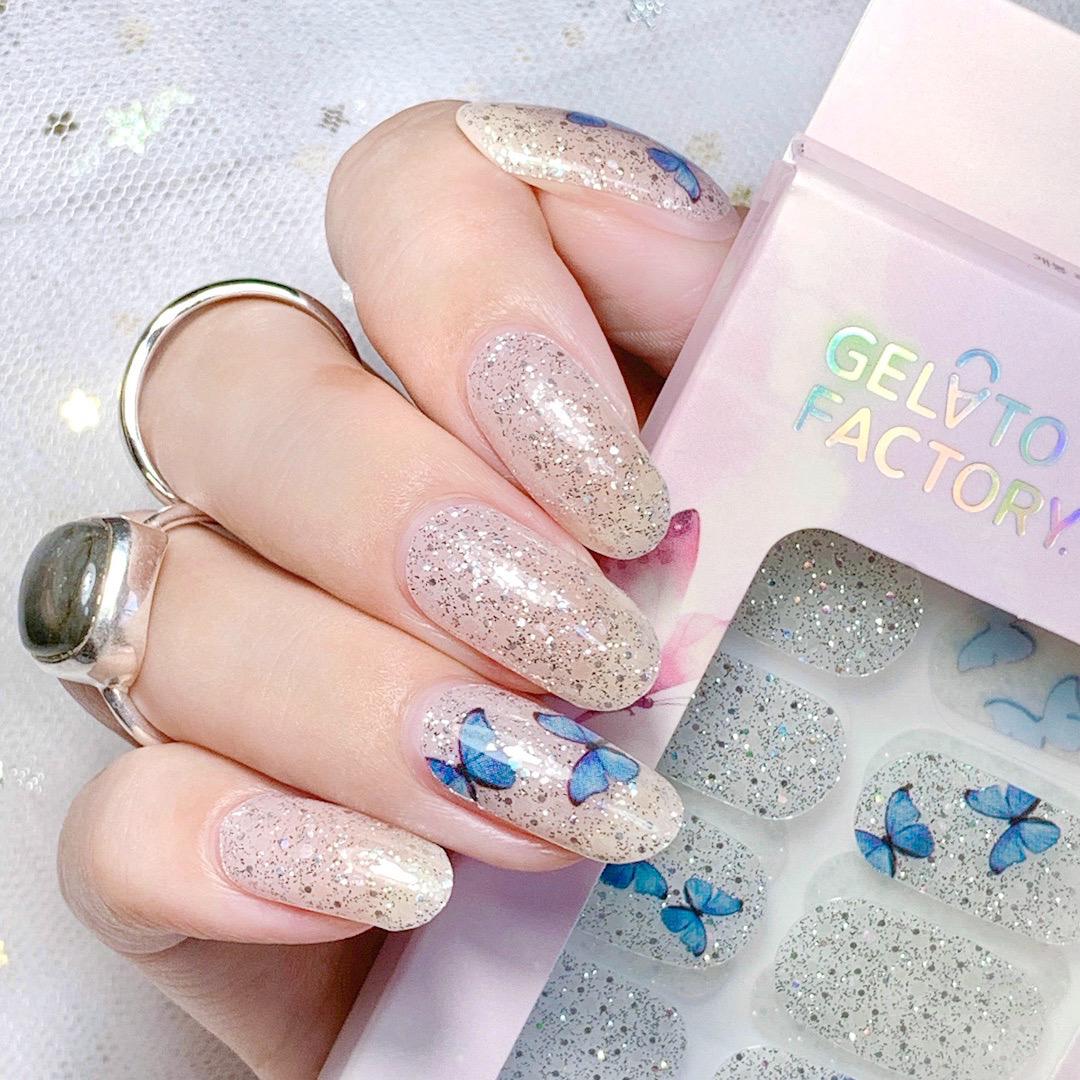 ネイルシールで簡単に 流行りの蝶々ネイル Aiainail が投稿したフォトブック Sharee