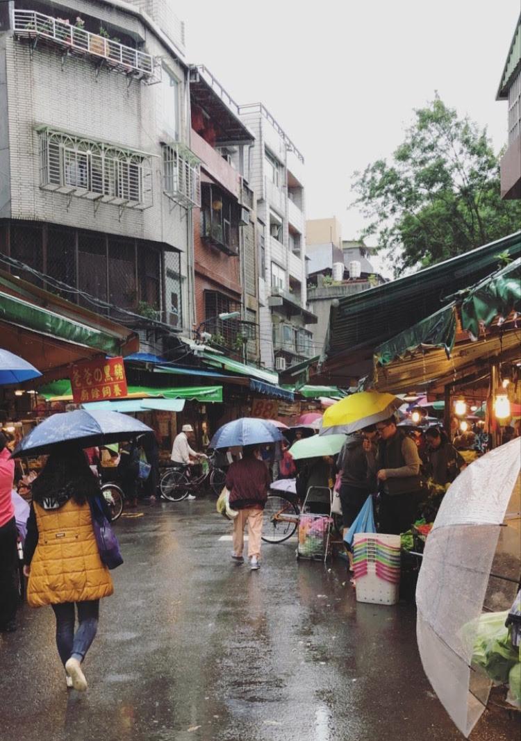 歩いてるだけで楽しい 台湾の街並み 旅キャンが投稿したフォトブック Lemon8