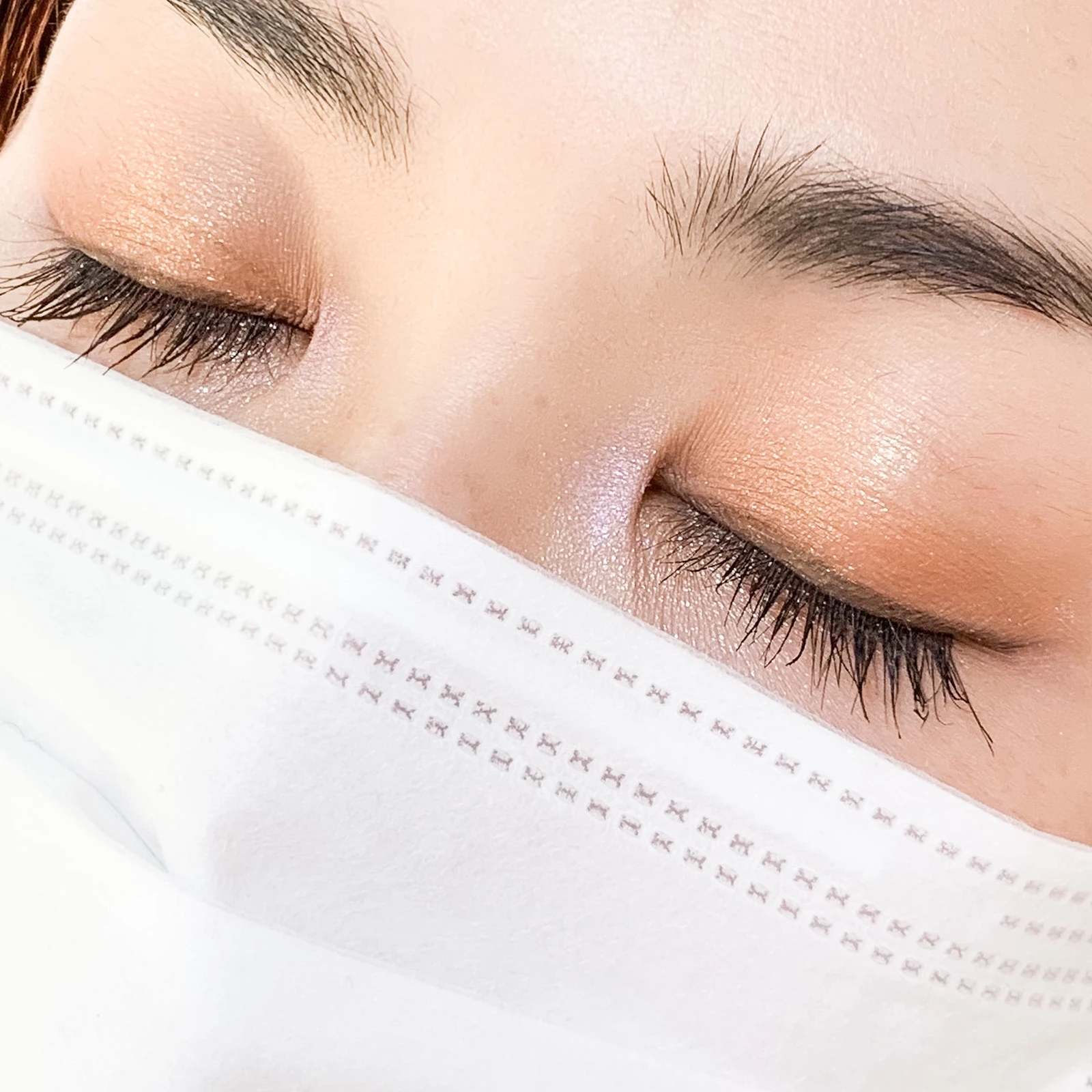 いつものメイクに足すだけ 白マスクで瞳が綺麗に見えるメイク方法 コスメライクが投稿したフォトブック Lemon8