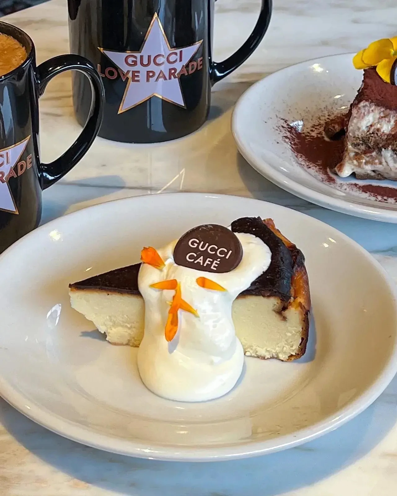 宮下パークに期間限定でgucciカフェがオープン Naooが投稿したフォトブック Lemon8